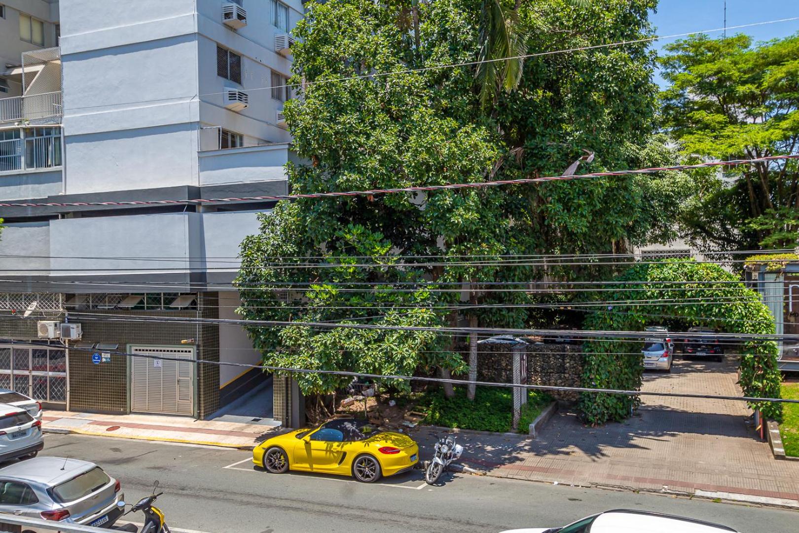 Apartment with Balcony - Photo 22