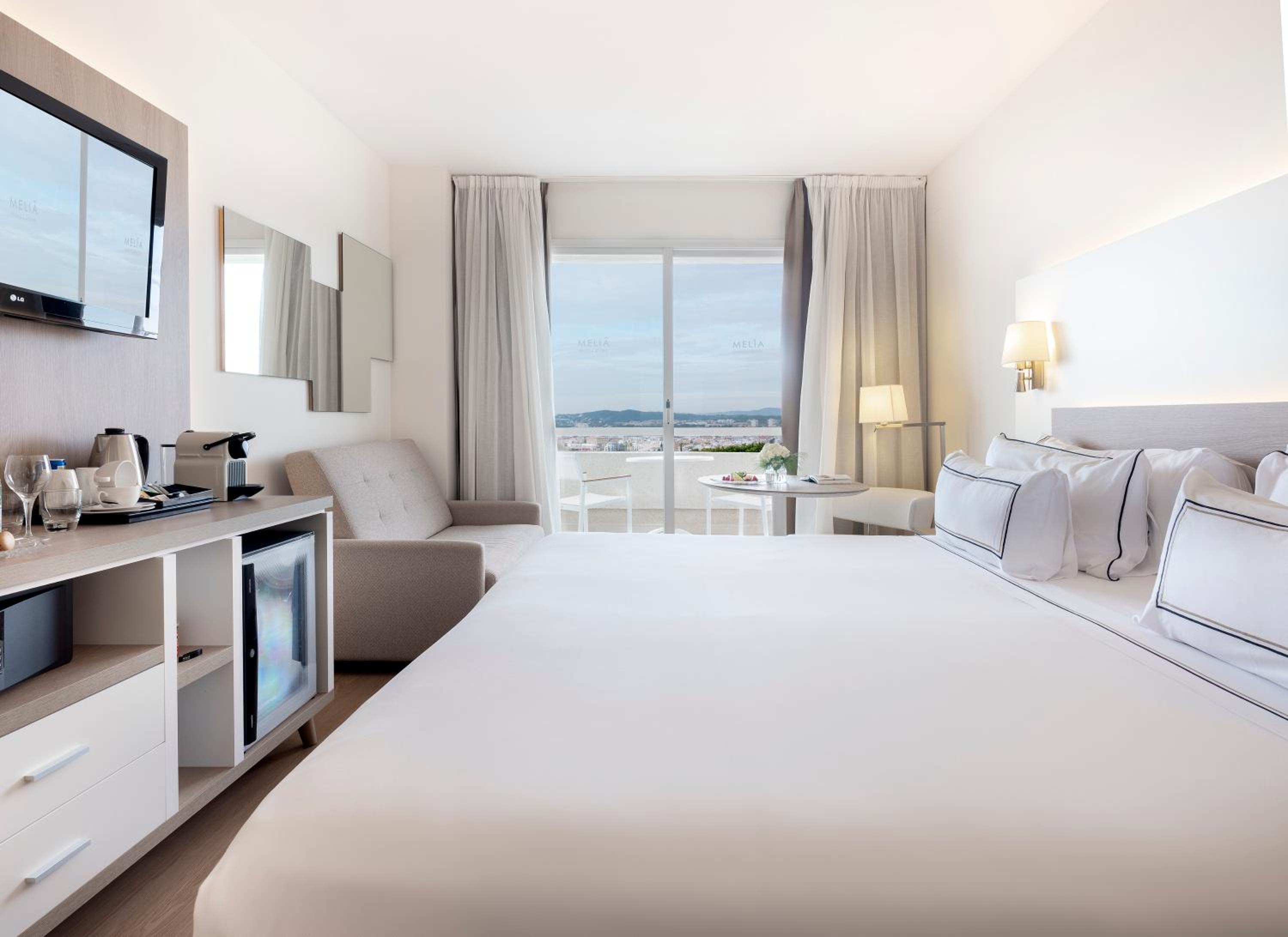 Premium Room Sea View - Photo 7