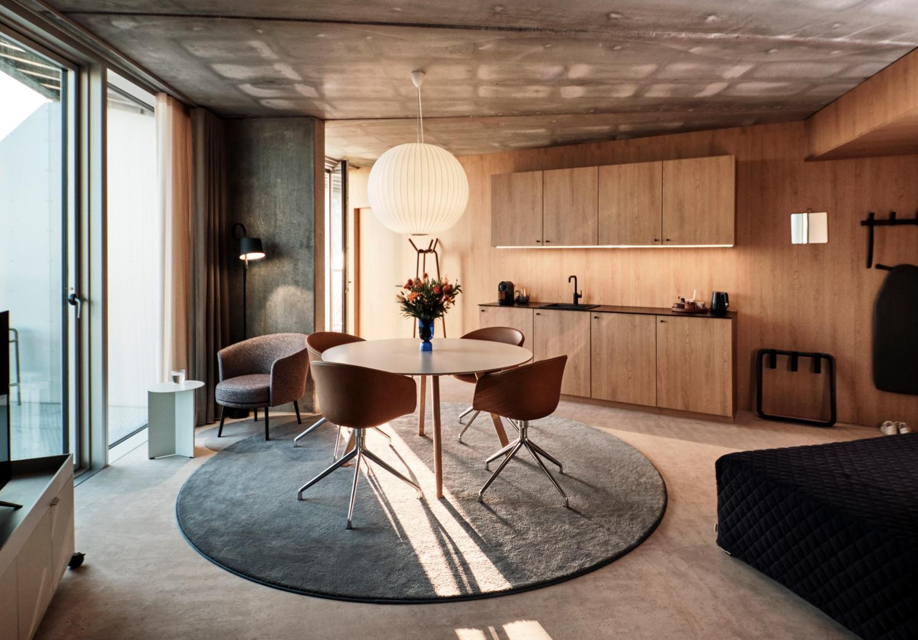 Suite With Balcony thumbnail 6