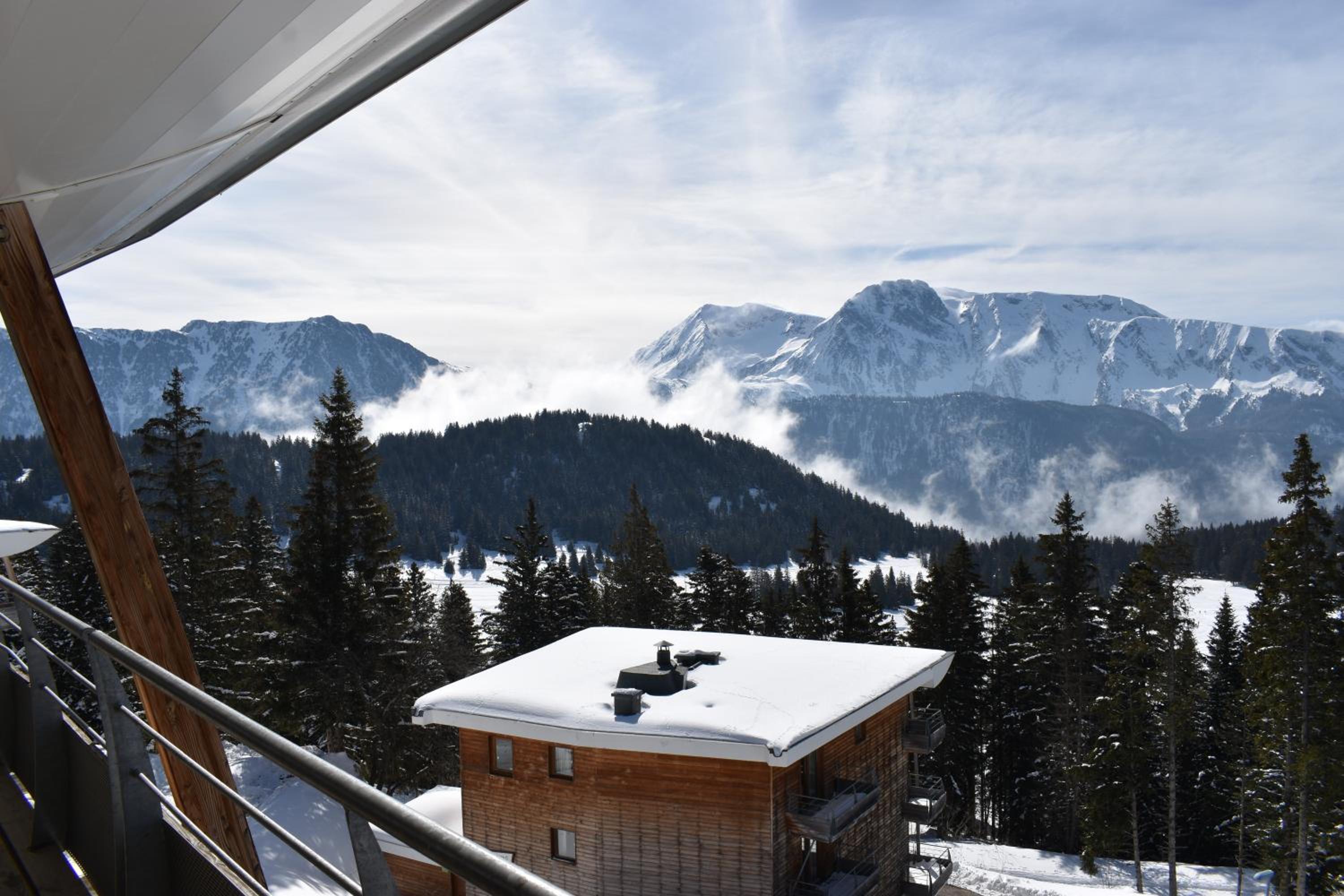 Two-Bedroom Apartment 10 with Balcony and Mountain view  photo 2