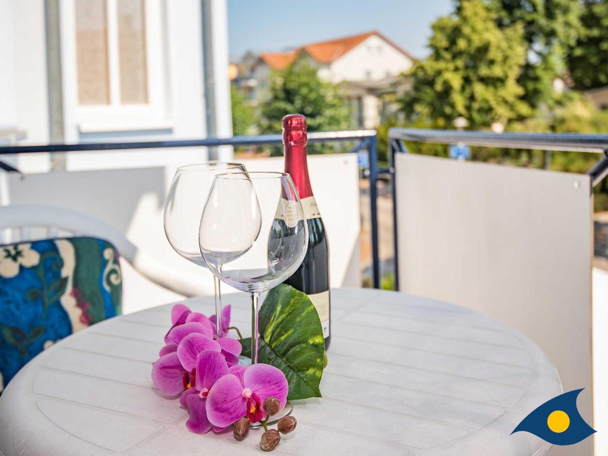 One-Bedroom Apartment with Balcony photo 1