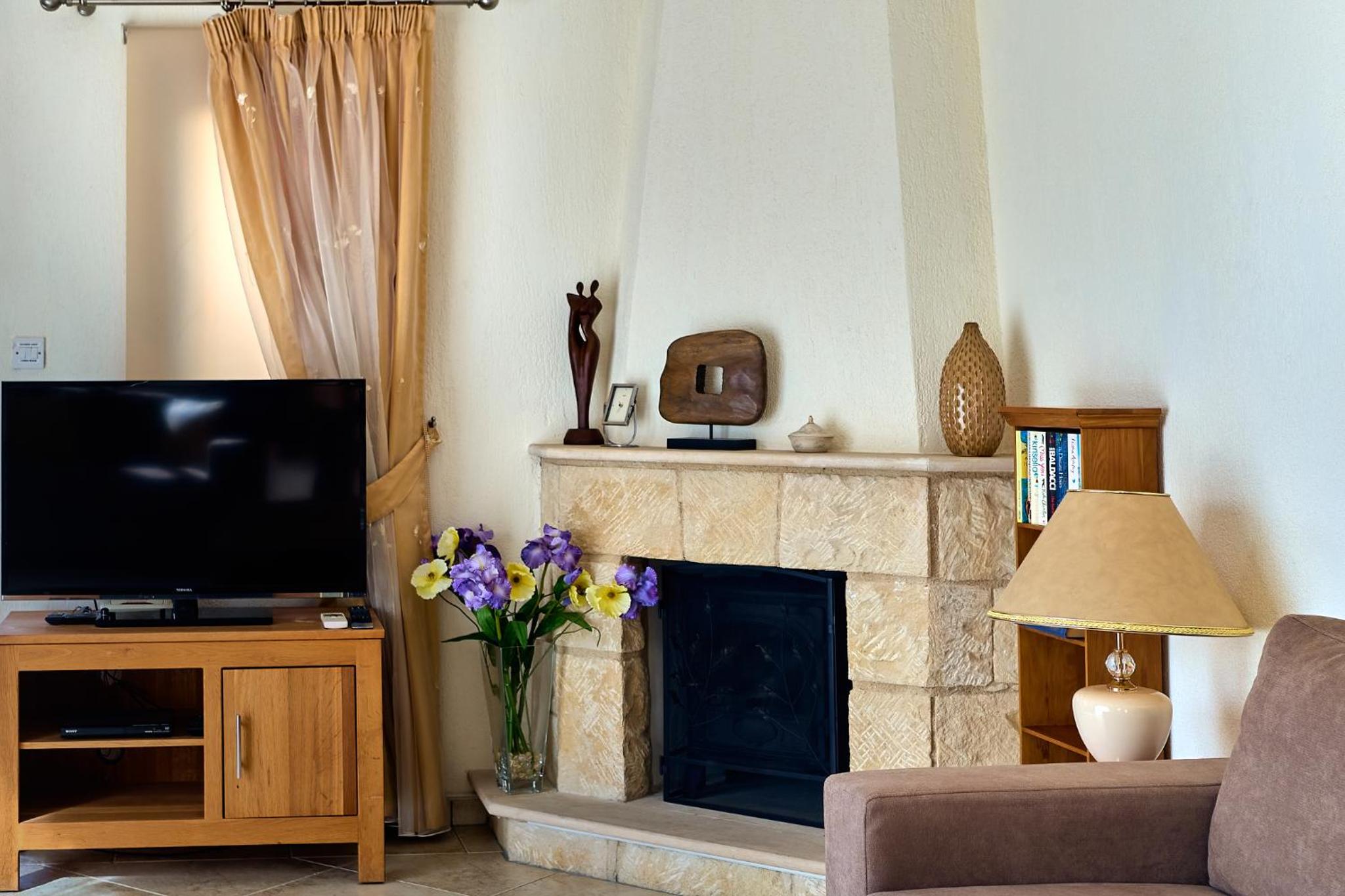 Three-Bedroom Villa with Private Pool photo 3