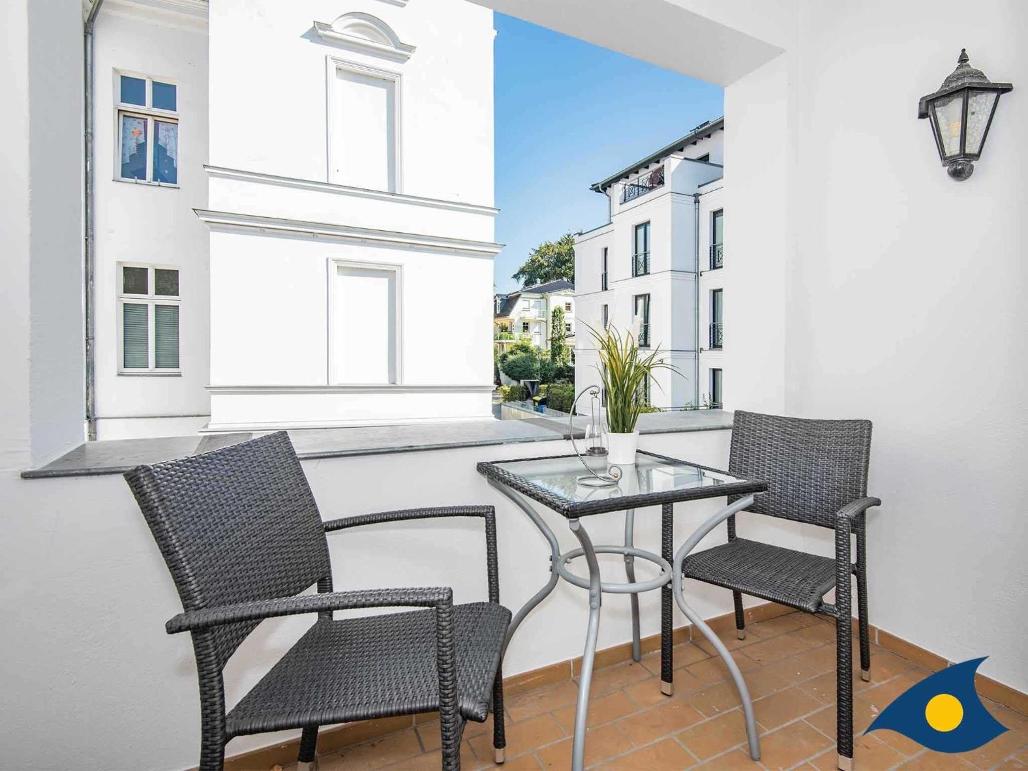 One-Bedroom Apartment with Balcony and Terrace photo 3