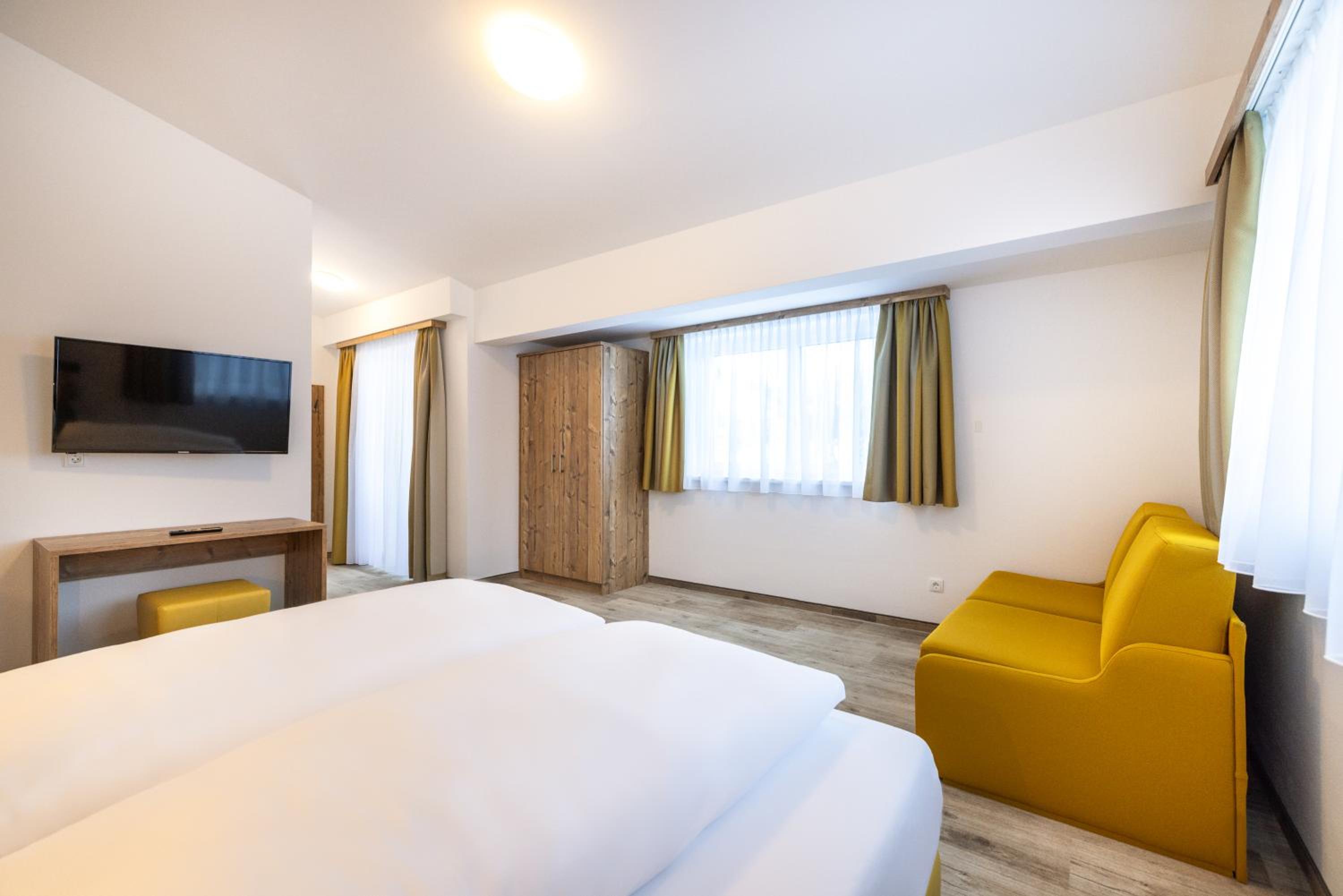 Deluxe Suite photo 2
