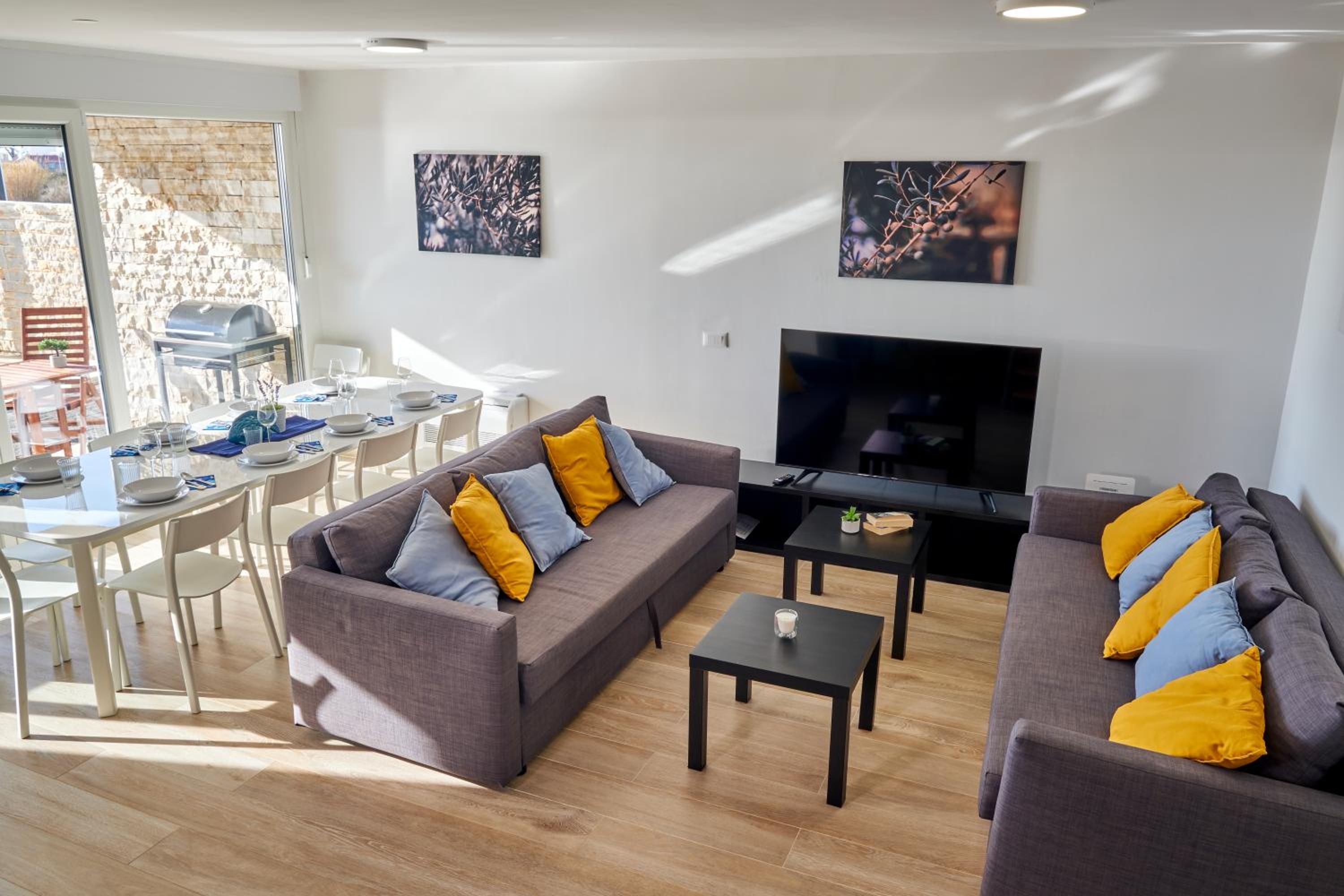 Villa - Photo 3