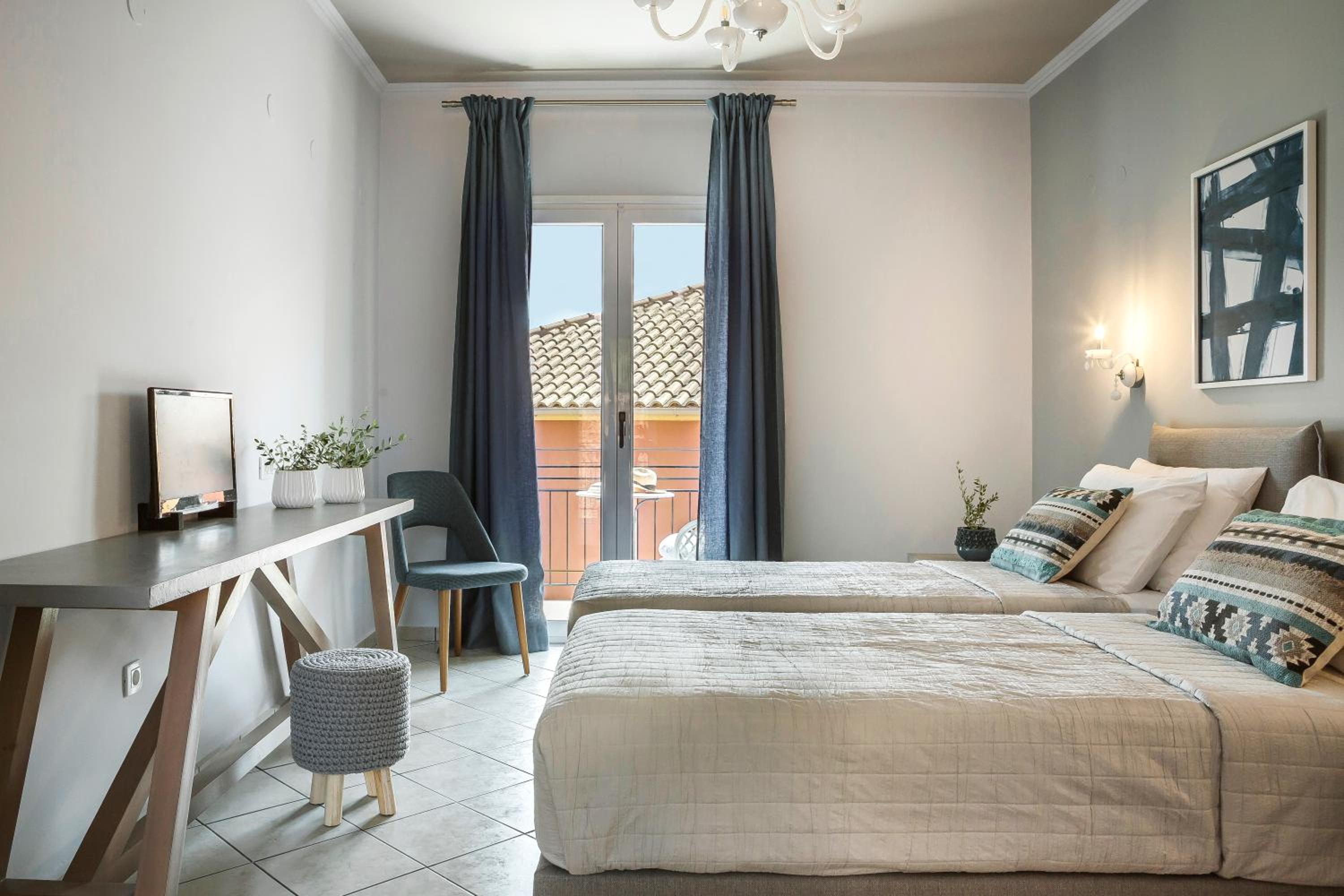 Standard Room with Garden View - Photo 14