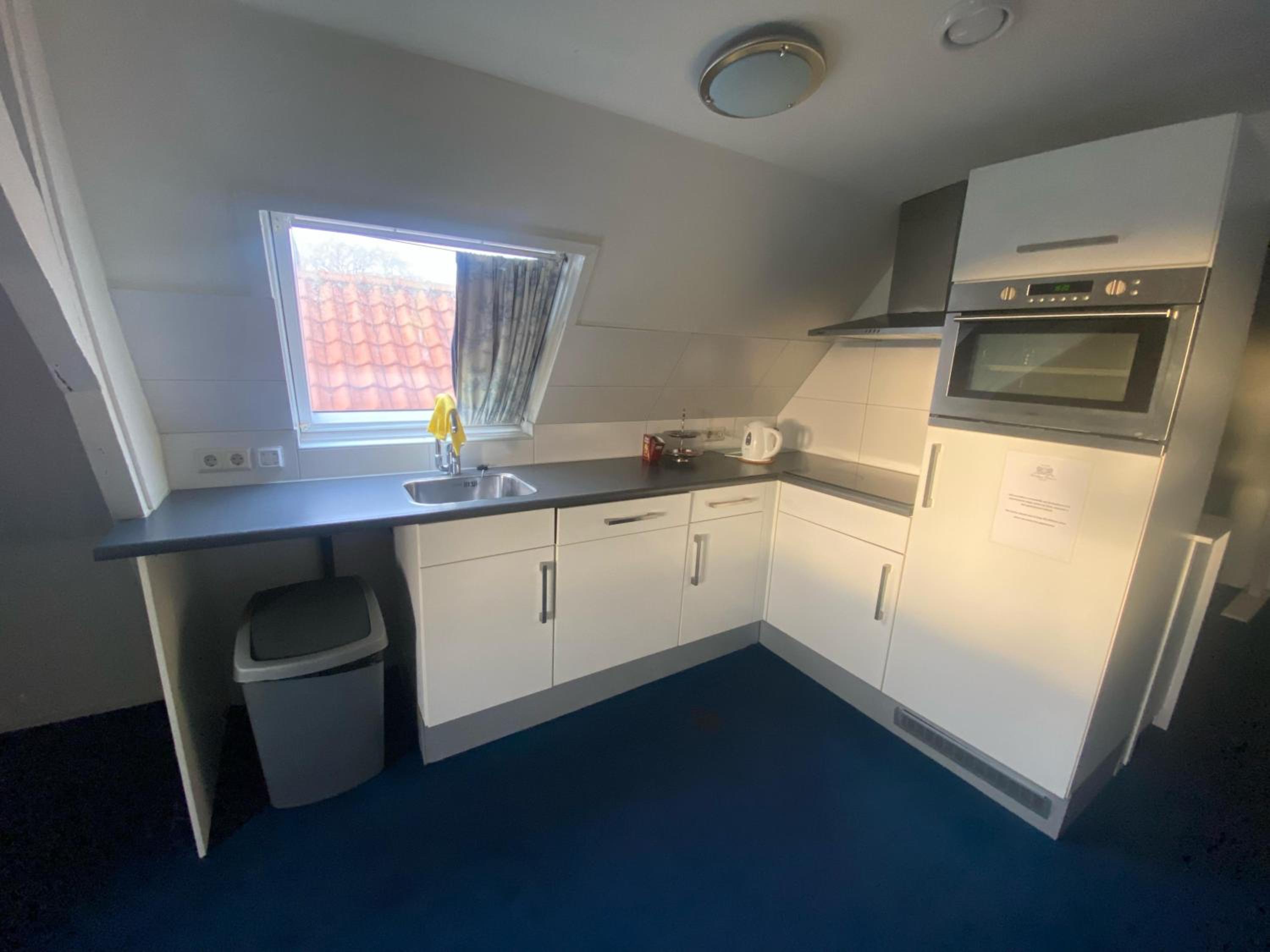 Deluxe King Studio with Canal View photo 2