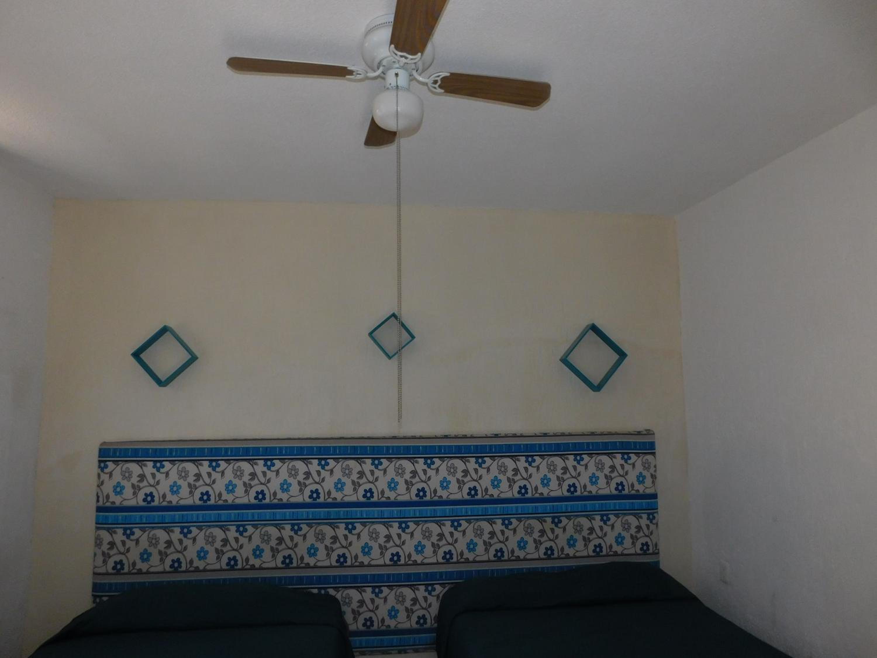 Quadruple Room with Shared Bathroom photo 3