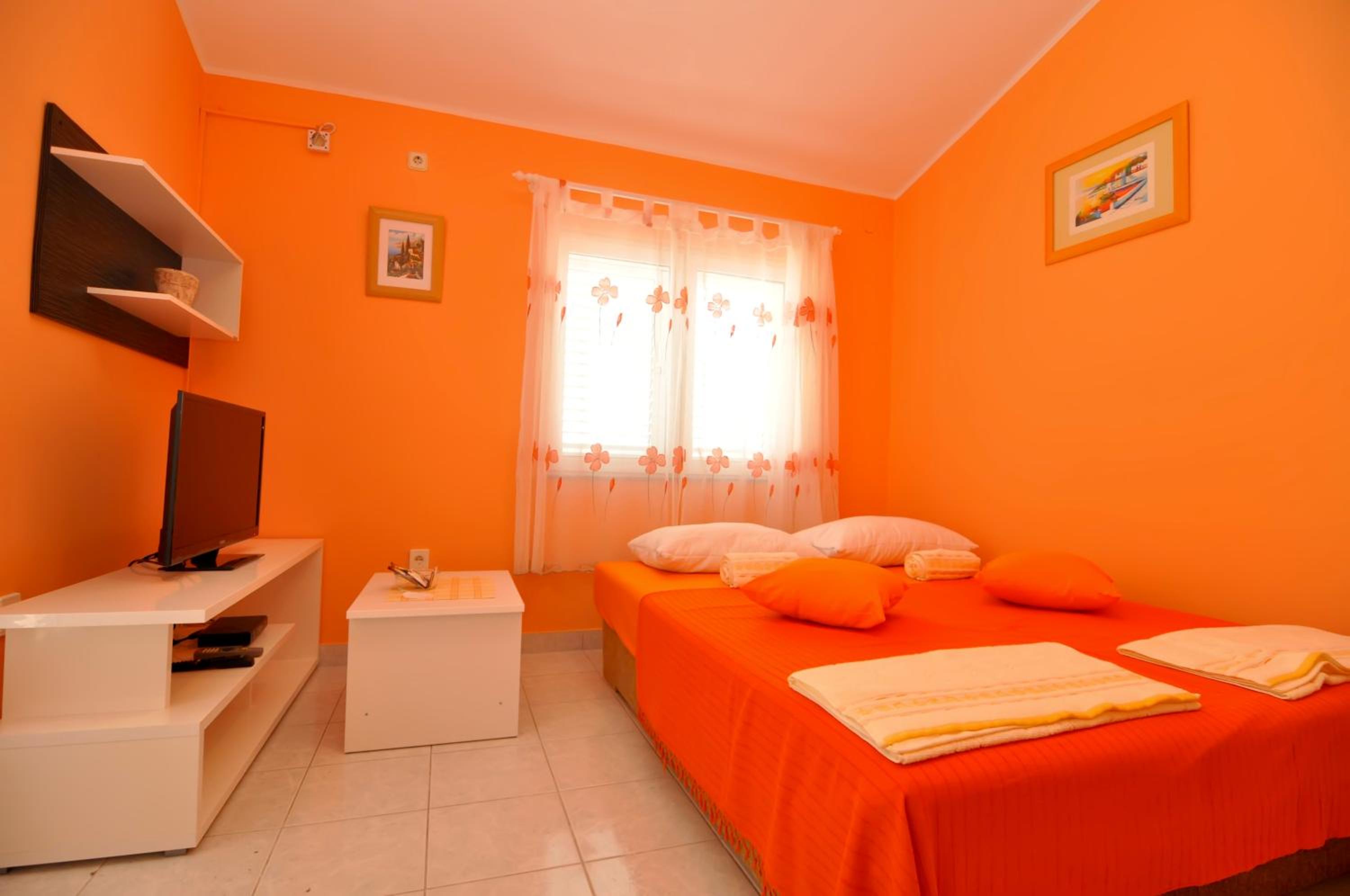 One-Bedroom Apartment (4 Adults) - Attic