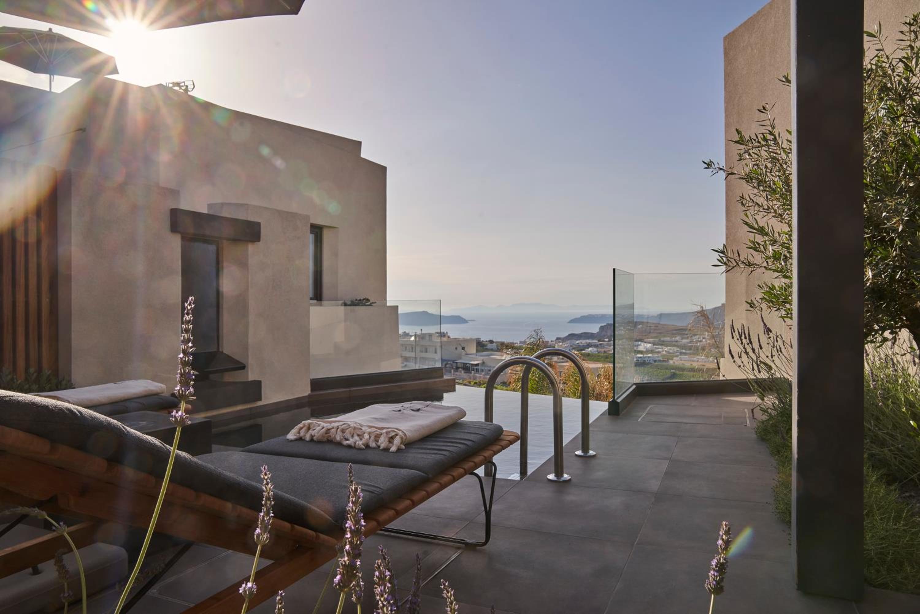 Elegant Two Bedroom Suite with Private Pool and Caldera View - Photo 15