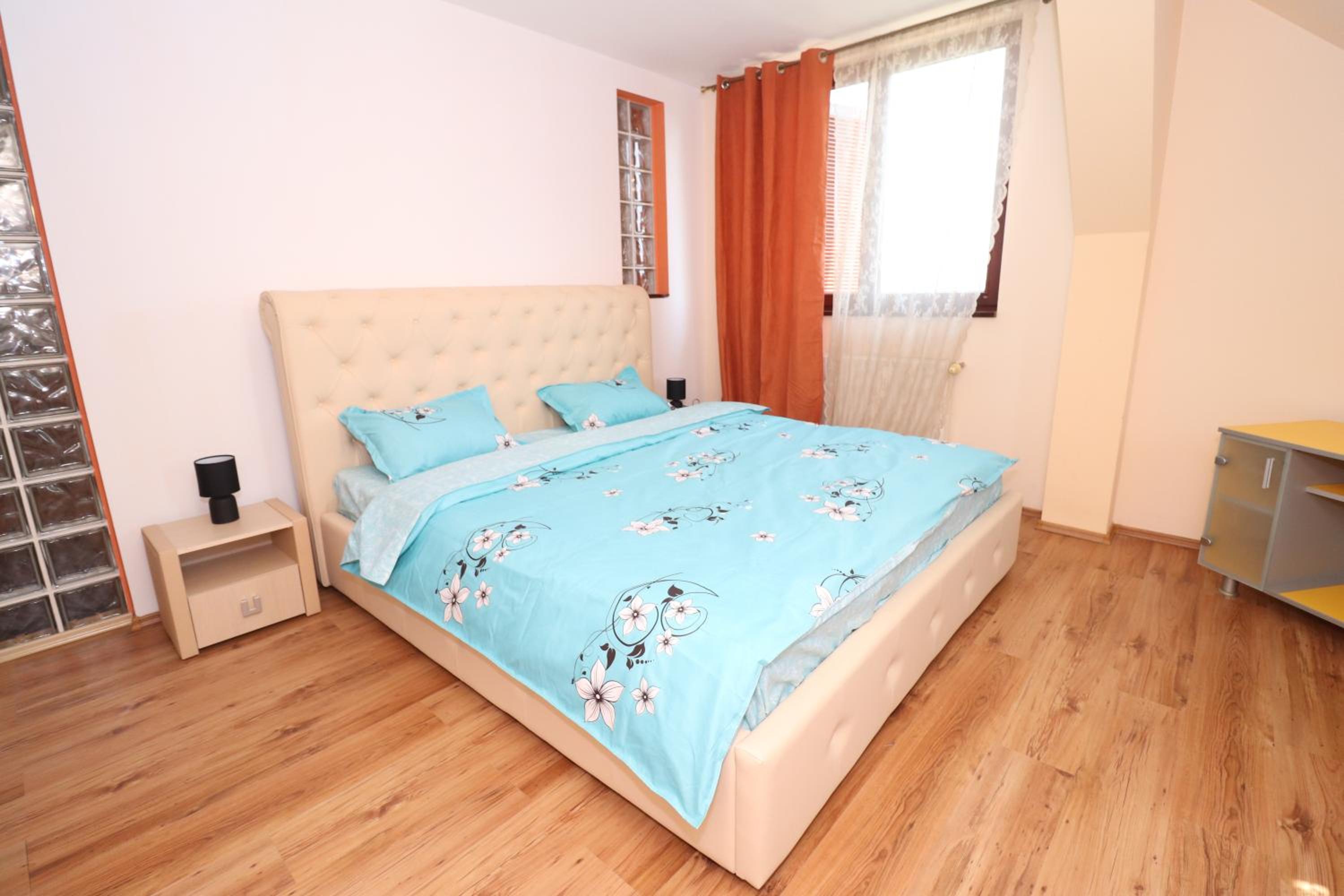 Double Room - Photo 3
