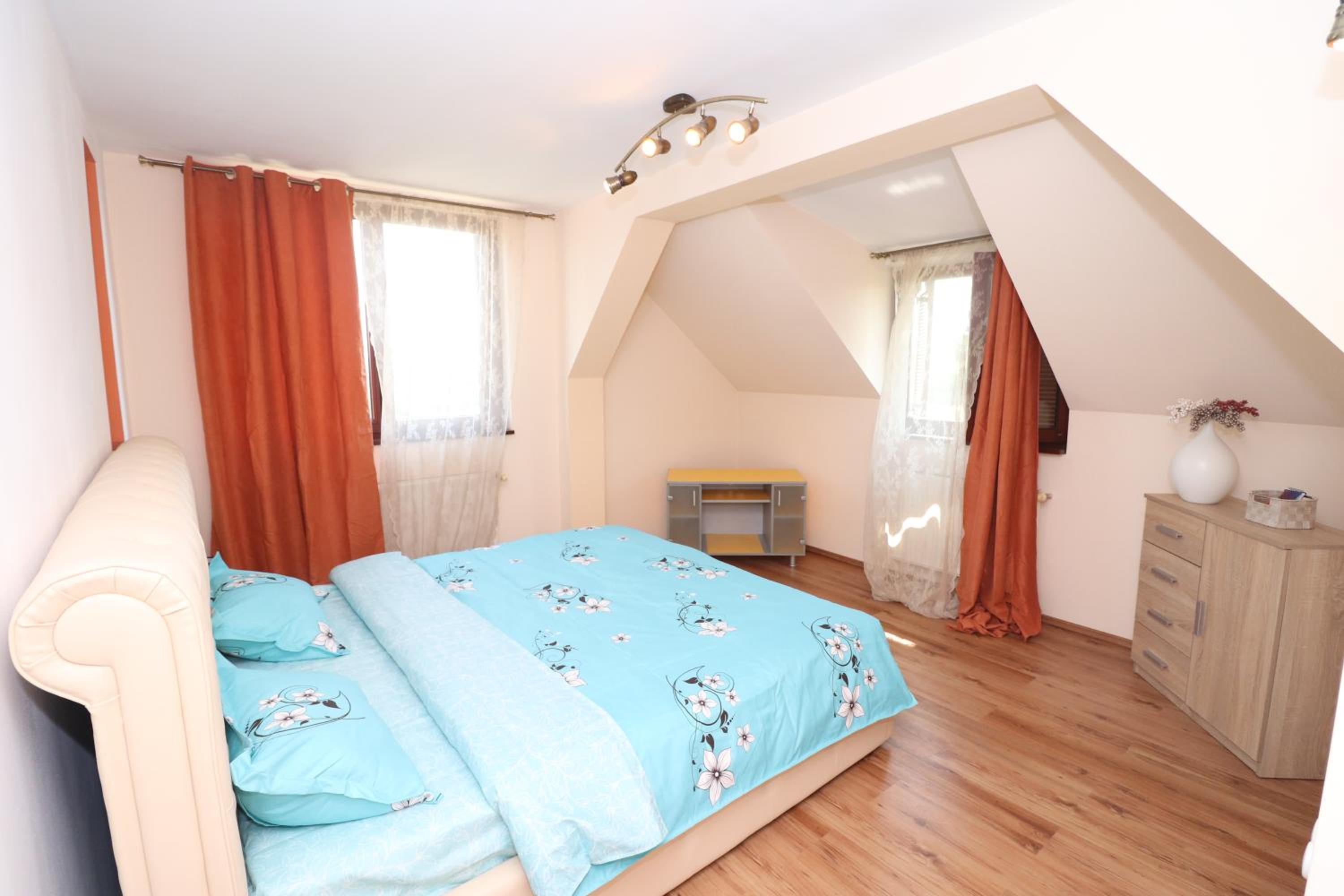 Double Room - Photo 2