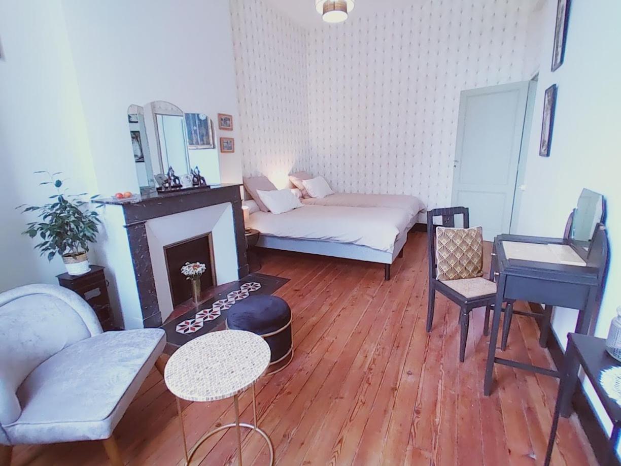 Double or Twin Room with Bathroom - Photo 10