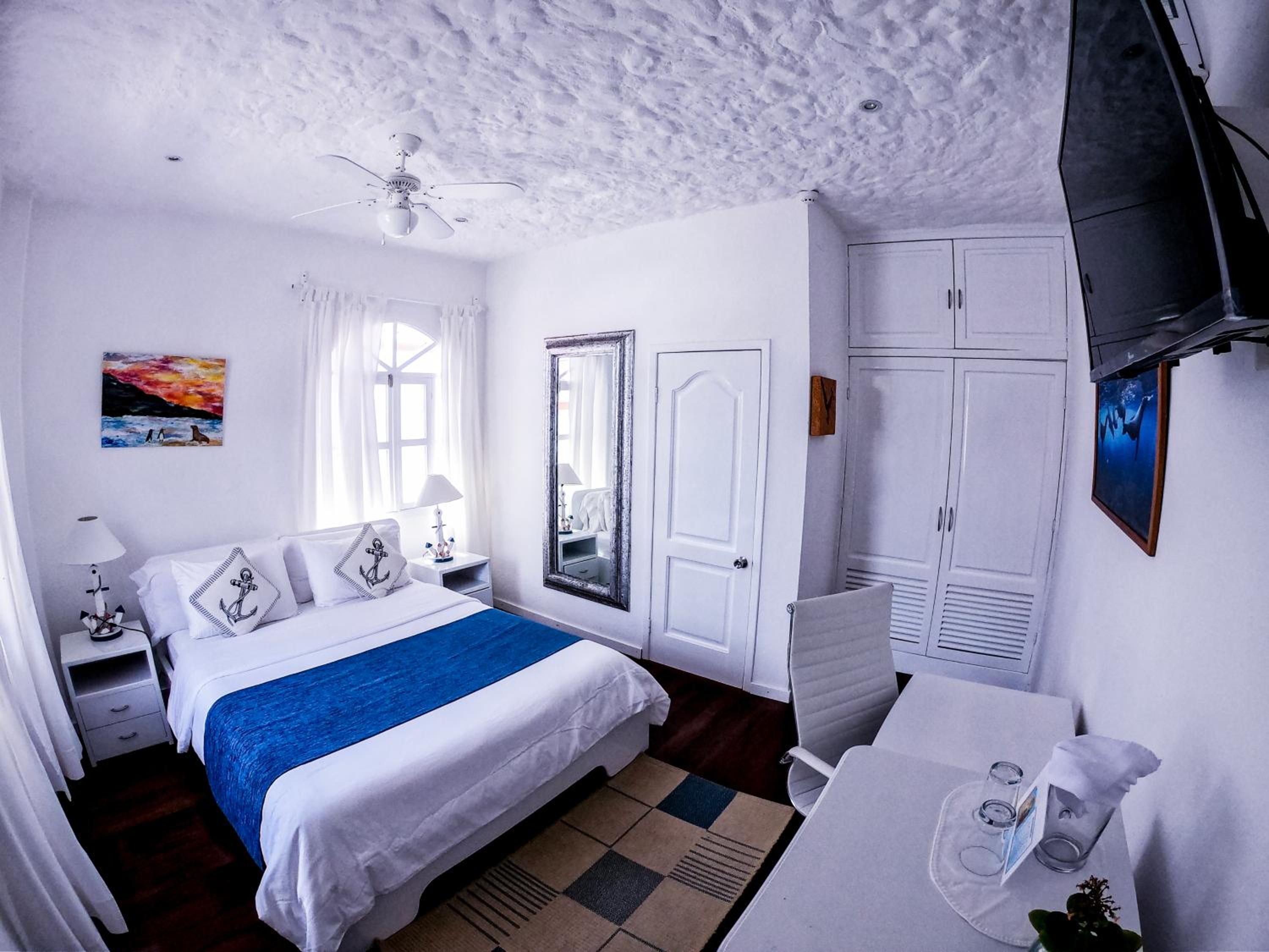 Standard Double or Twin Room - Photo 1