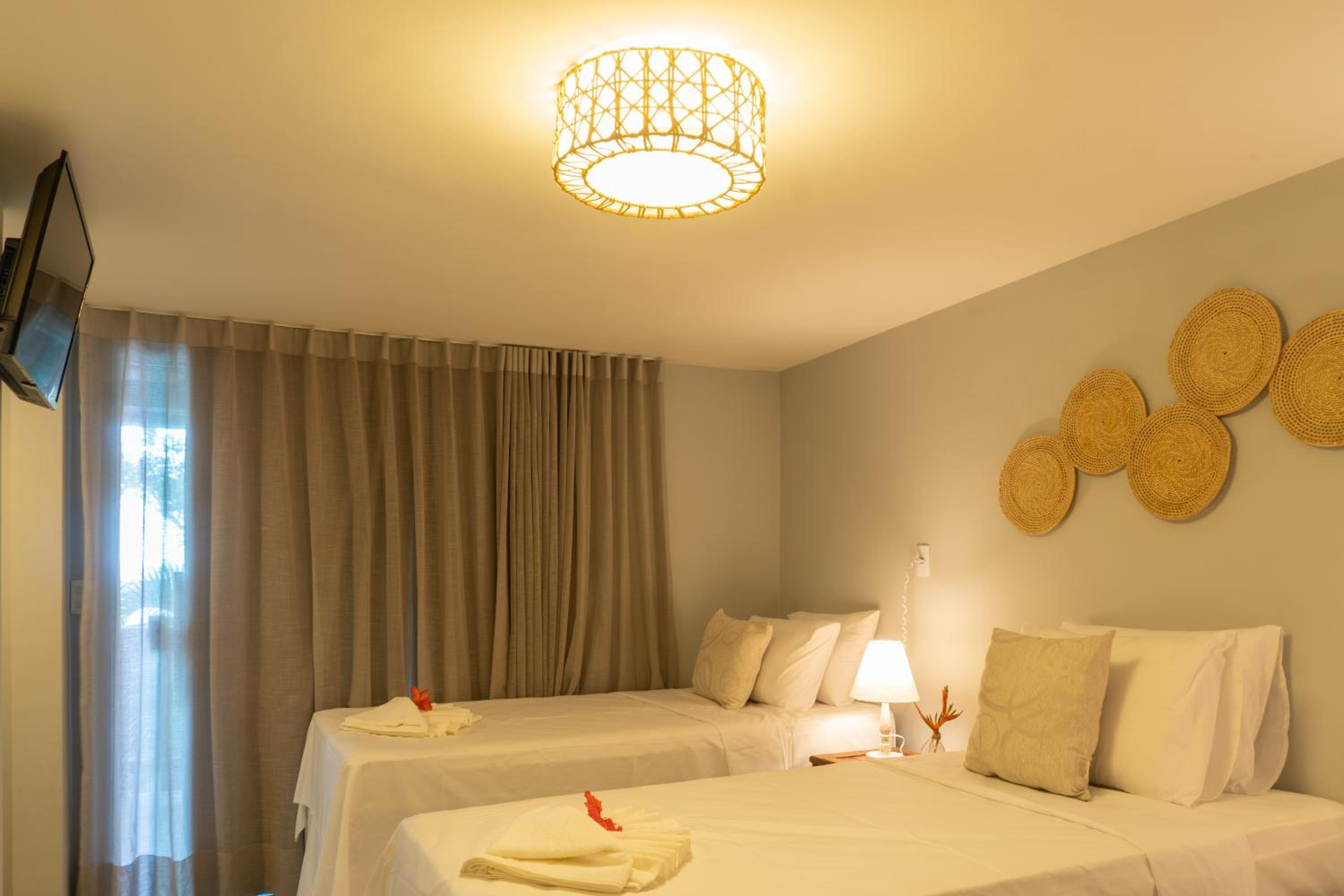Superior Suite - Photo 9