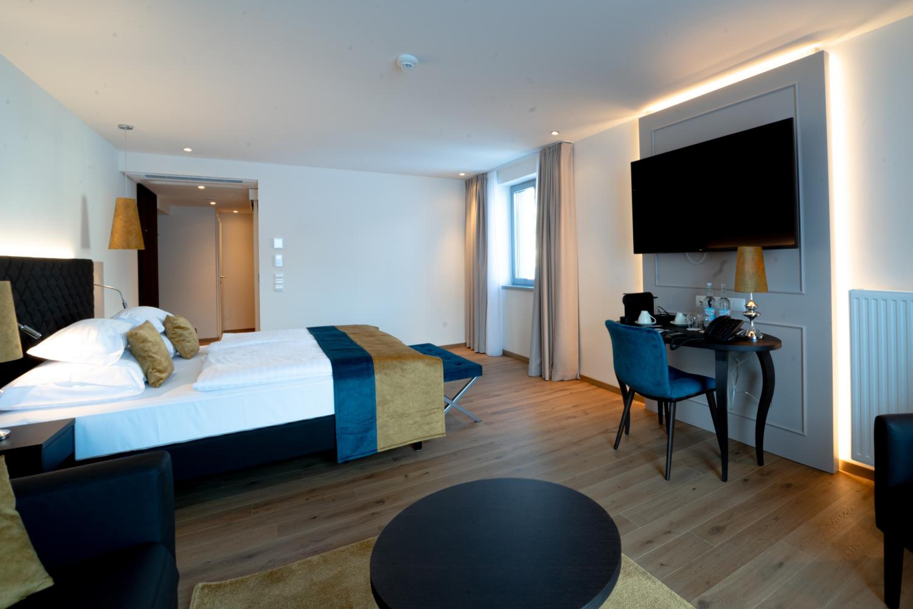Deluxe Junior Suite photo 3
