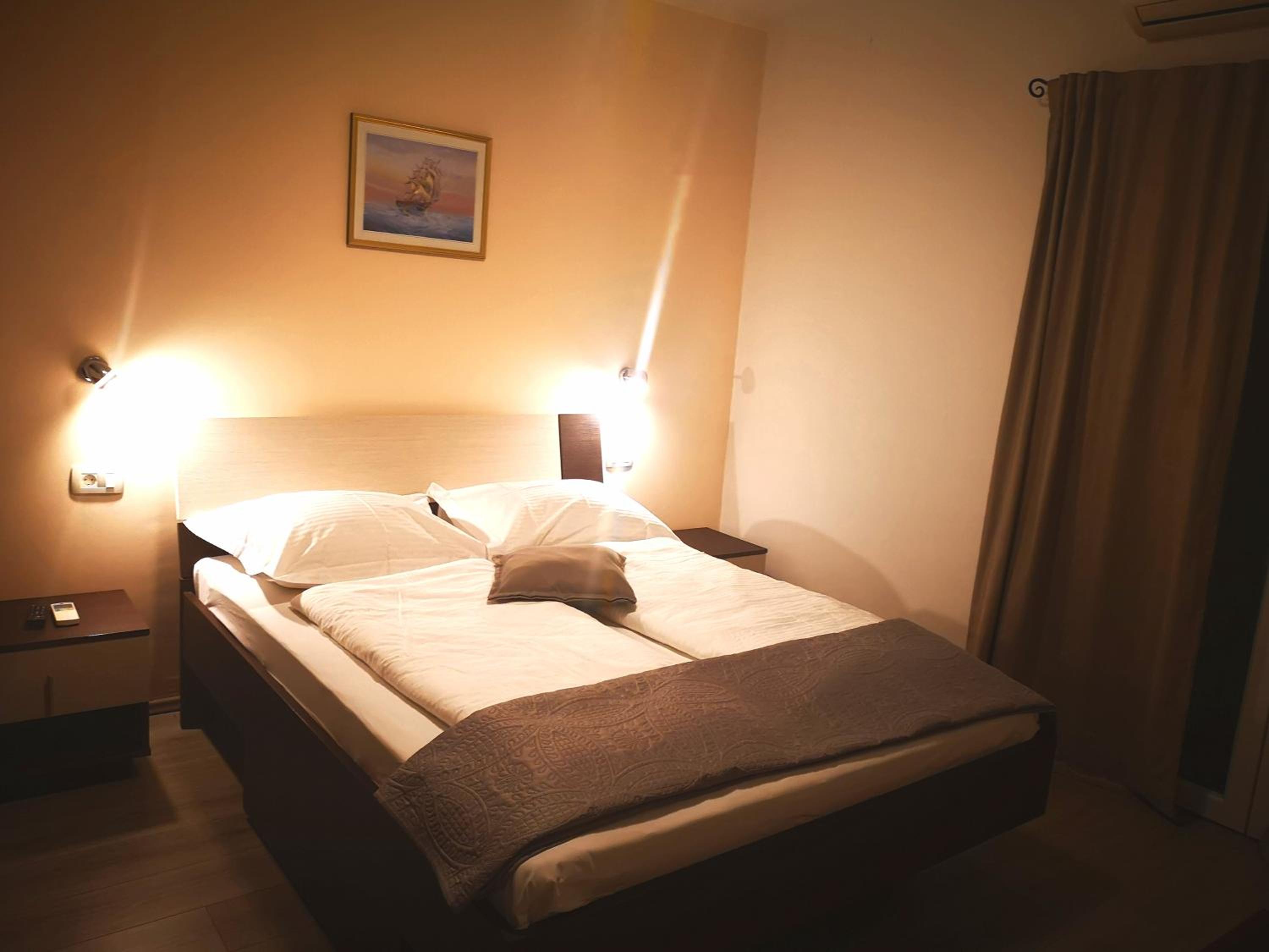 One-Bedroom Apartment - Photo 6