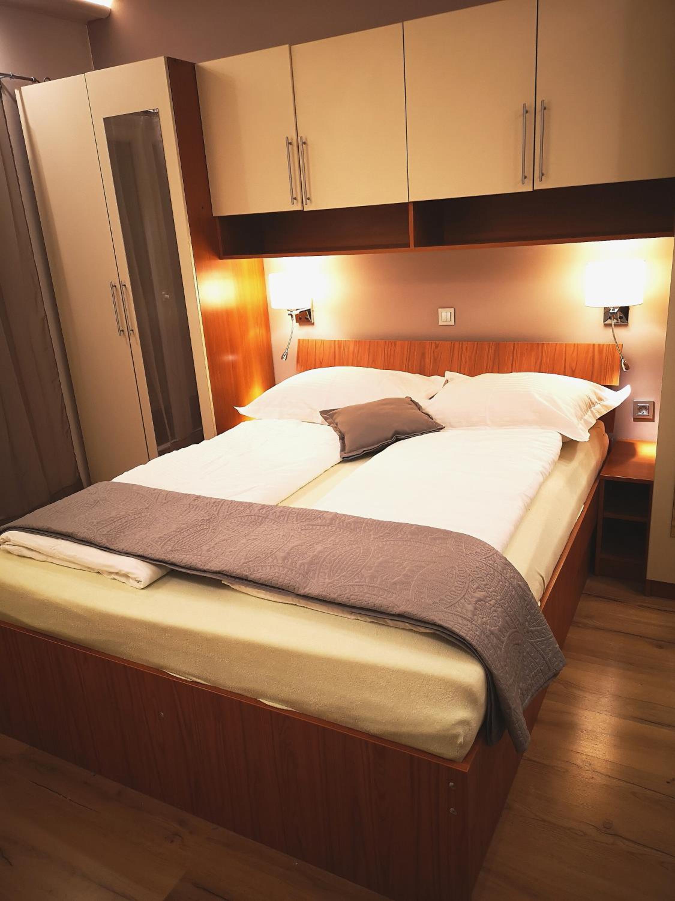 Double Room with Side Sea View - Photo 1