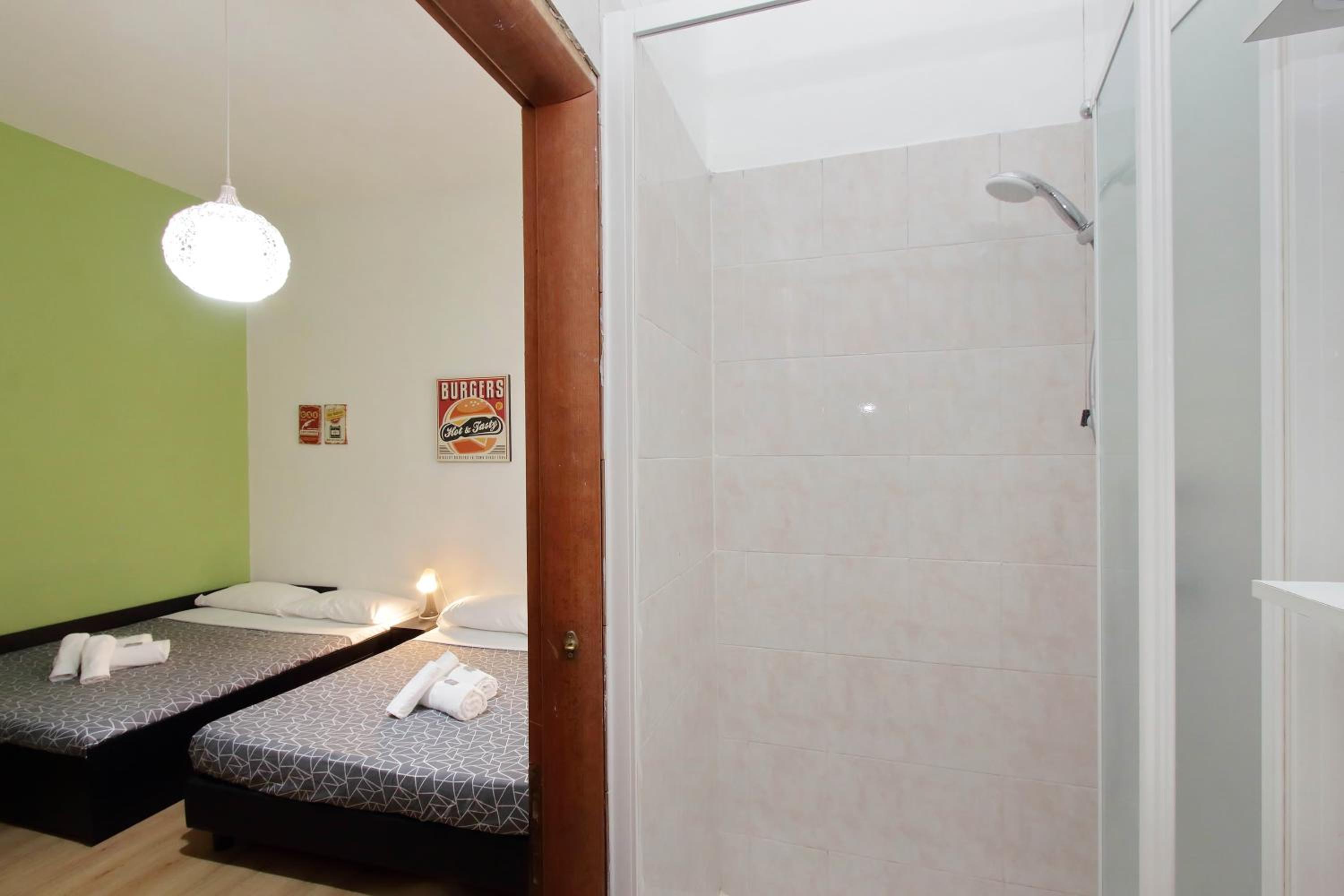 Classic Quadruple Room photo 2