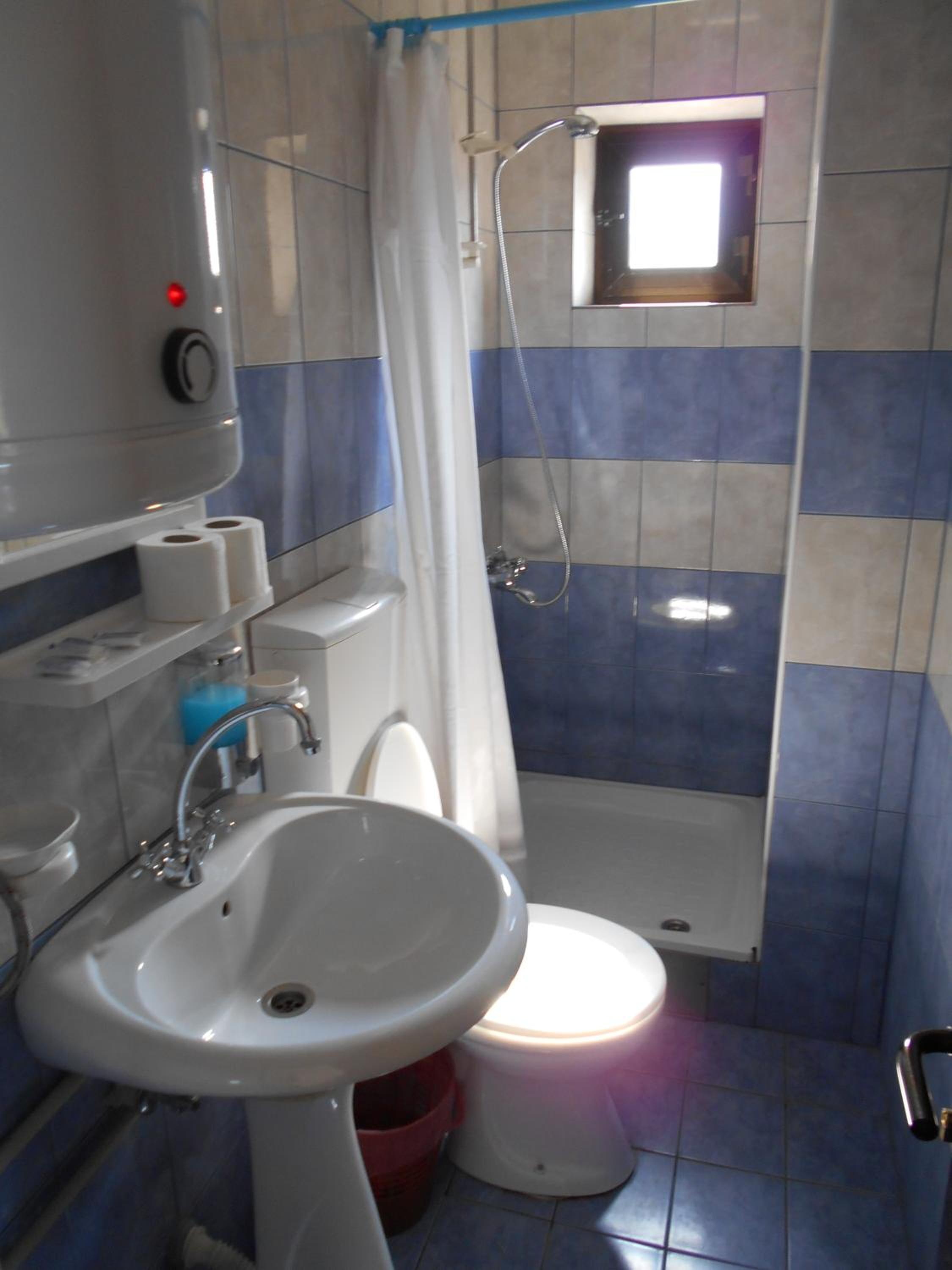 Triple Room - Photo 7