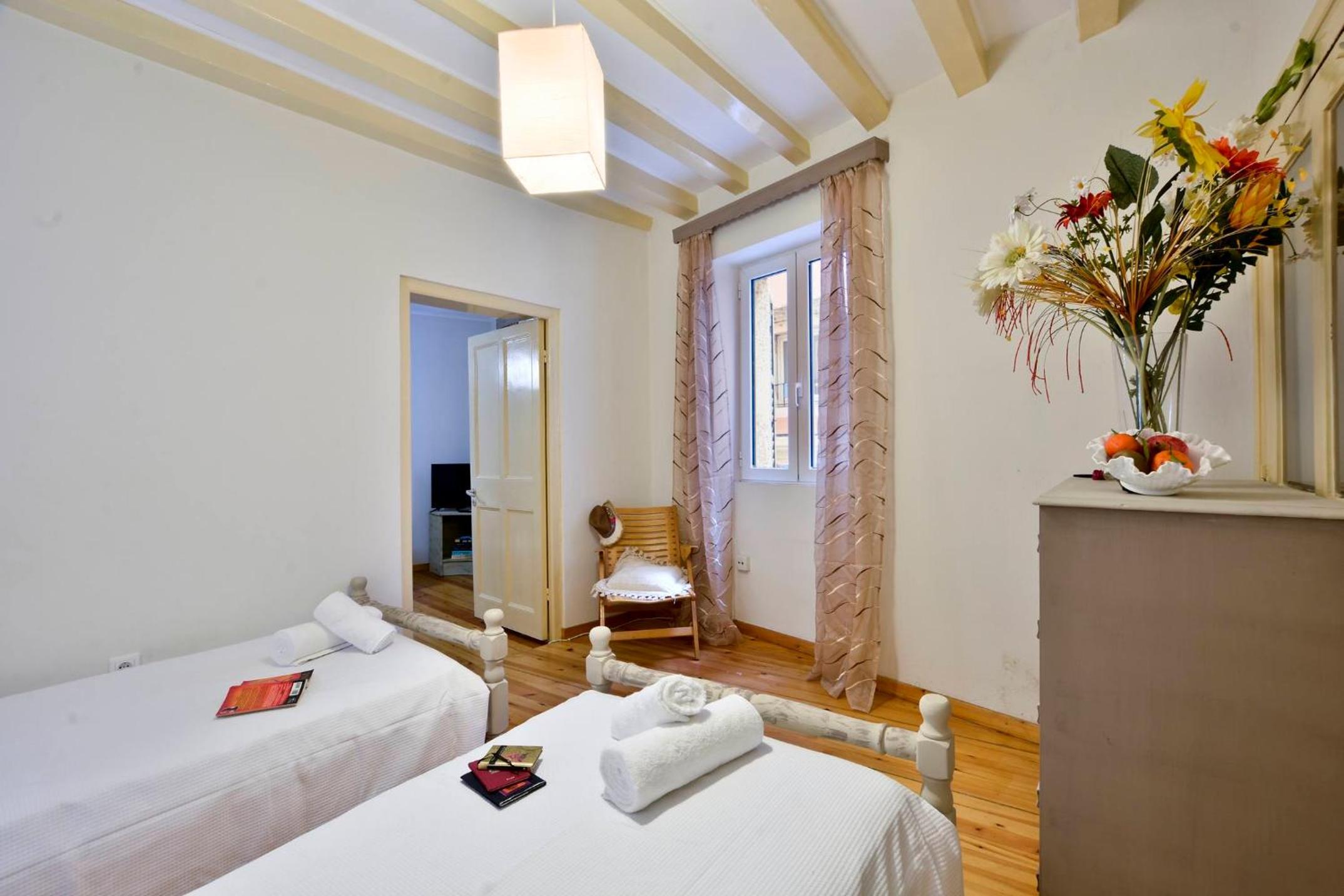 Two-Bedroom Apartment - Photo 16