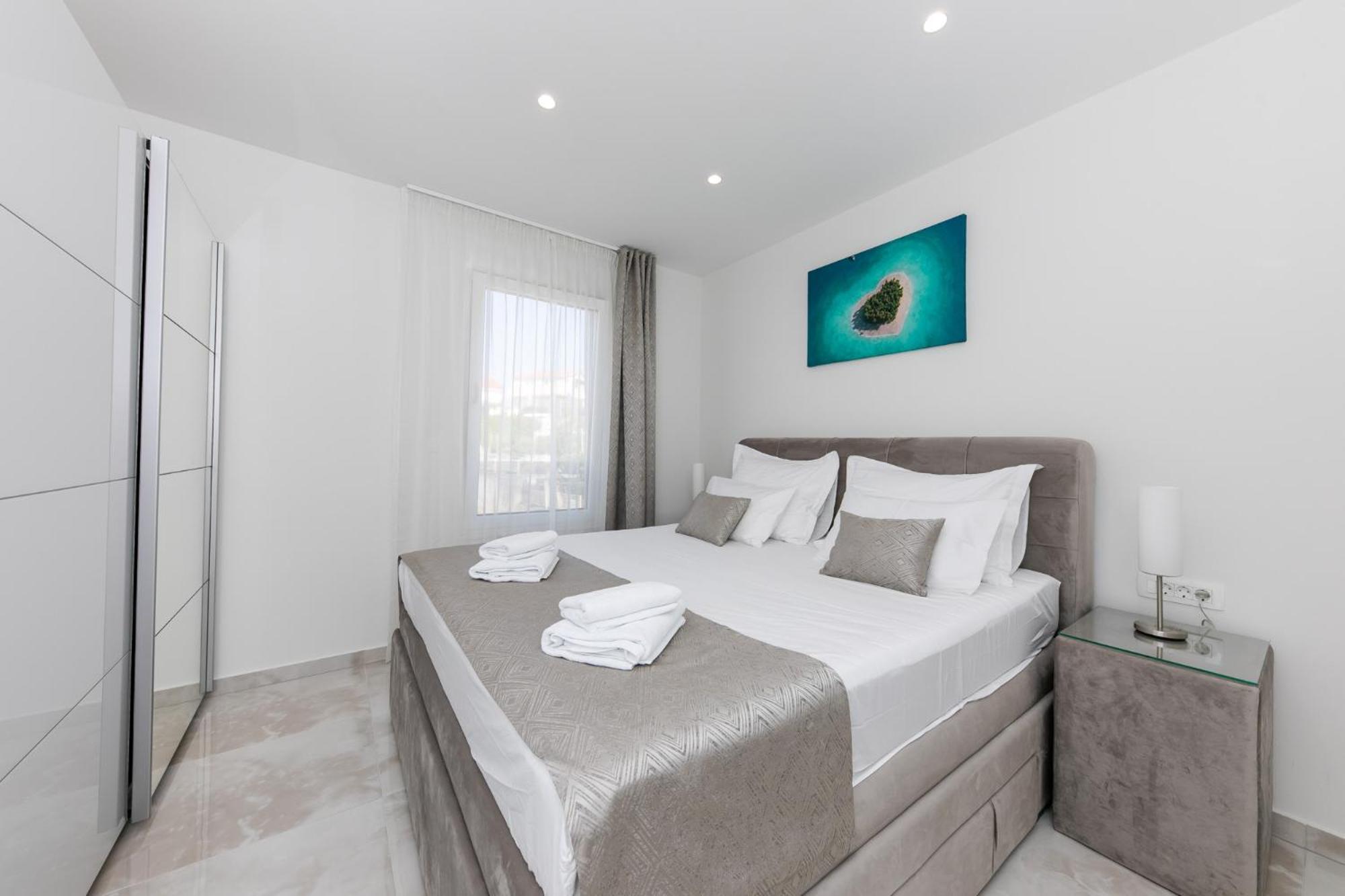 Apartment with Sea View photo 2