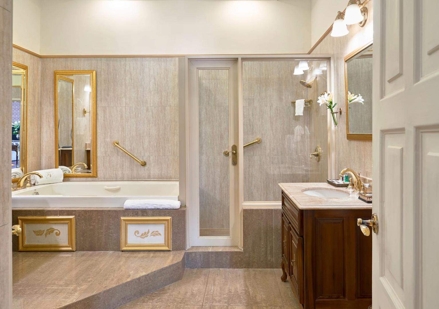 Signature Luxury Suite photo 2