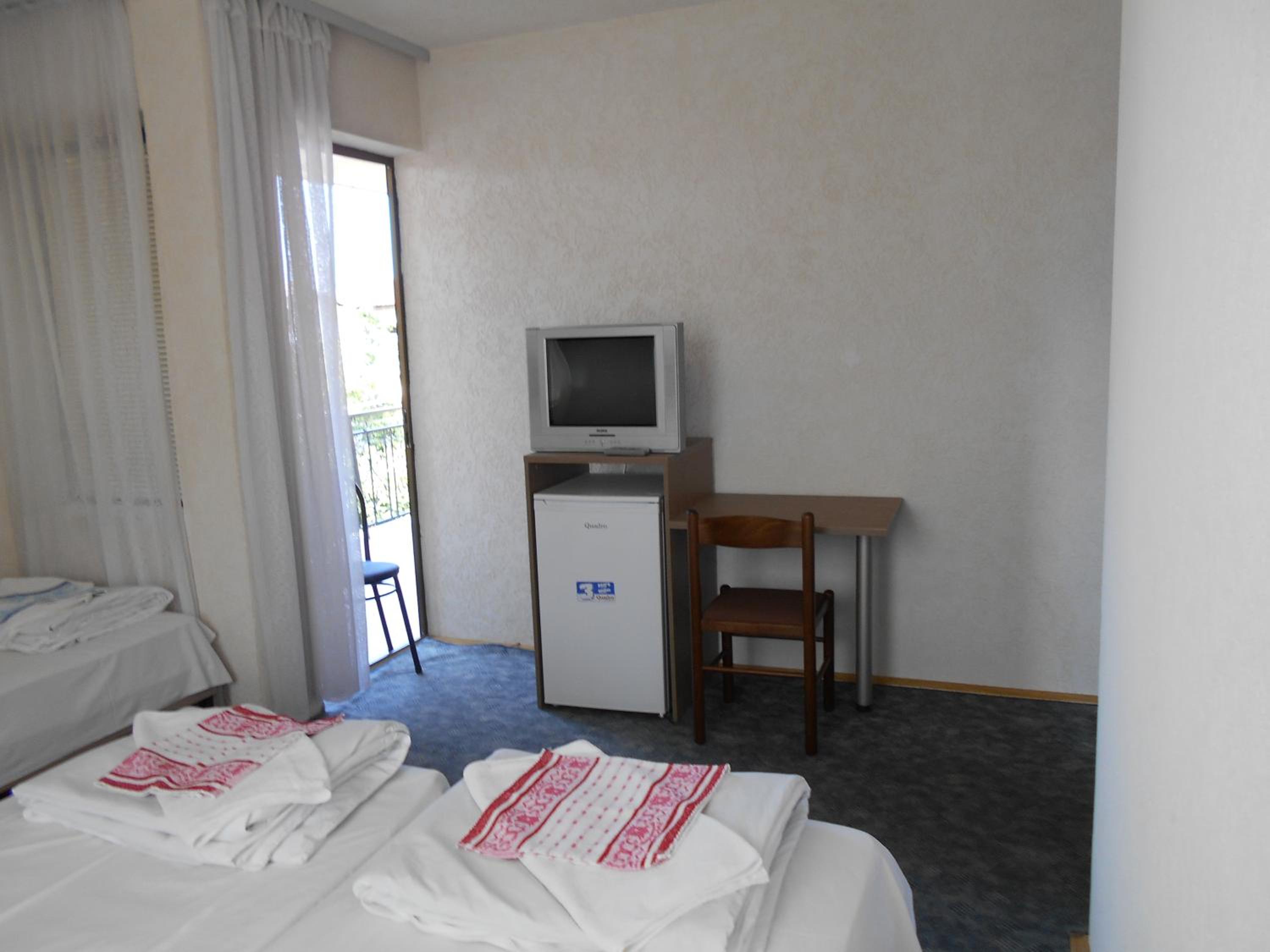 Triple Room - Photo 9