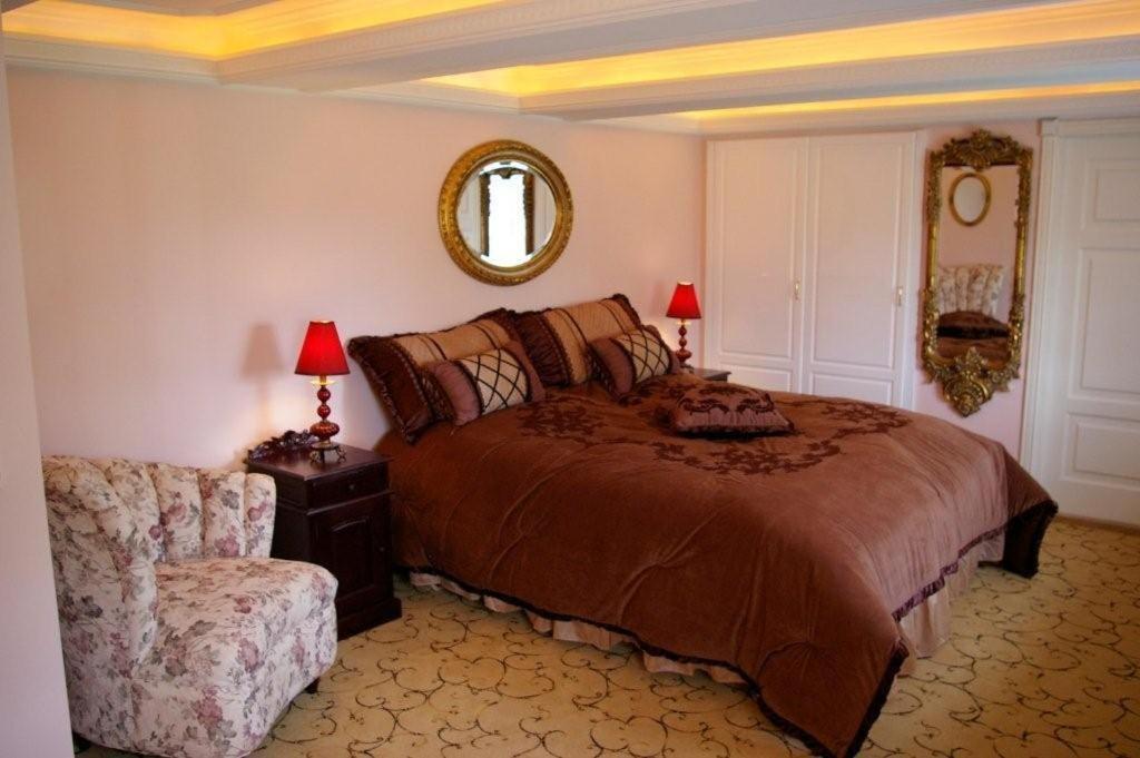 Suite with Spa Bath photo 3