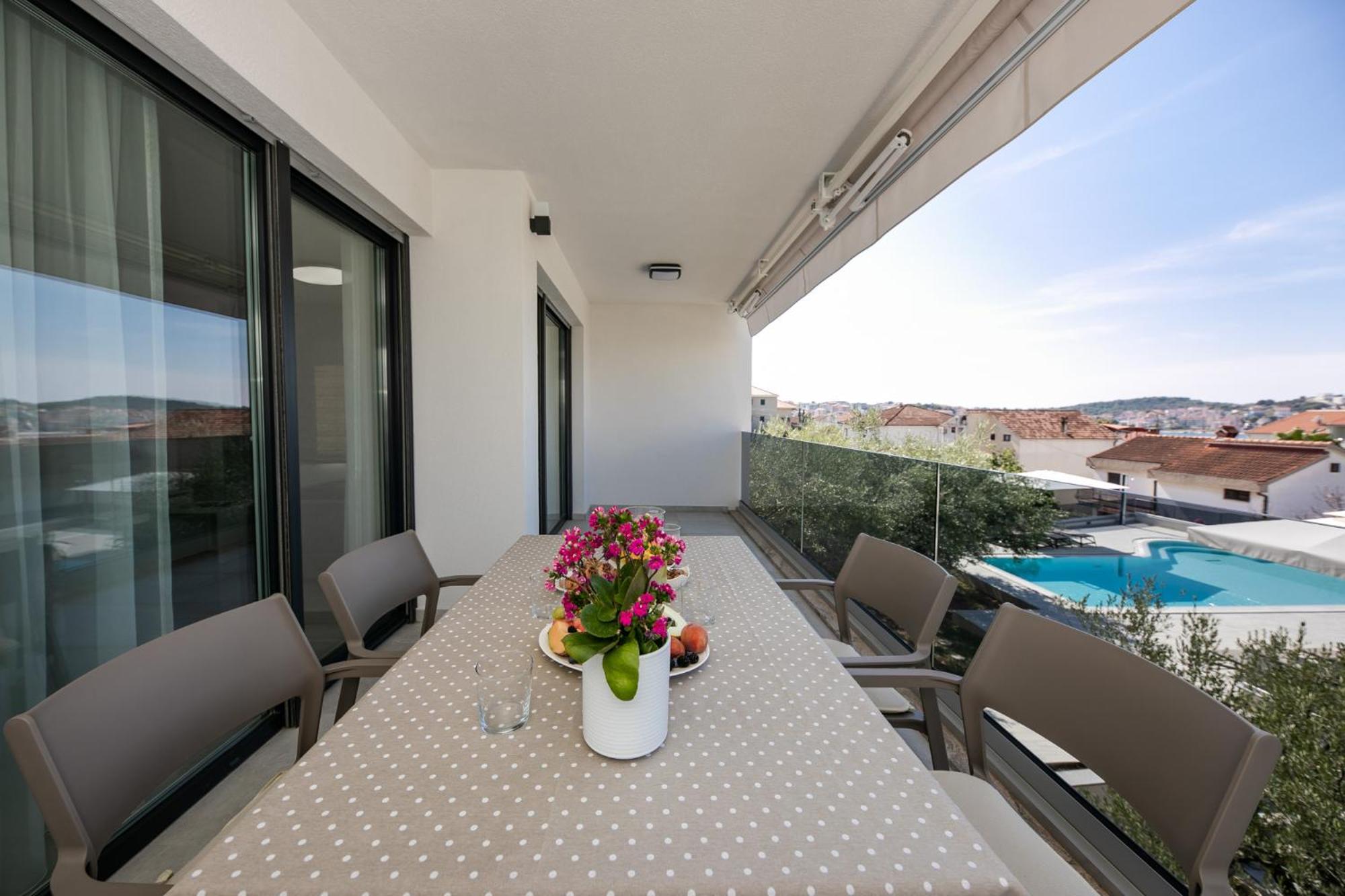 Apartment with Sea View photo 2