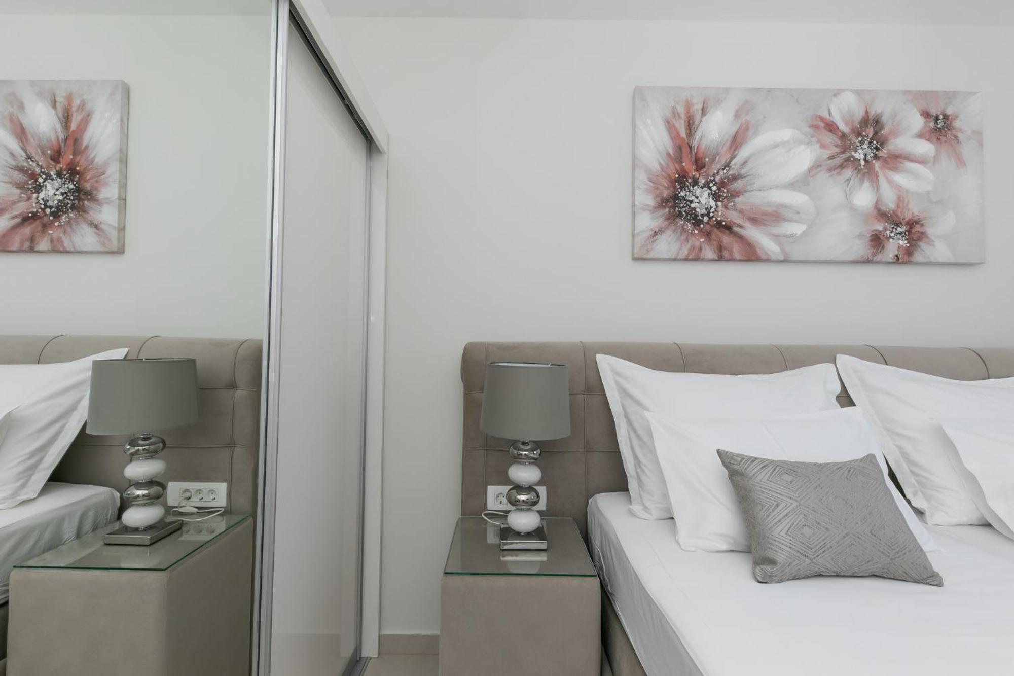 Apartment with Sea View photo 2