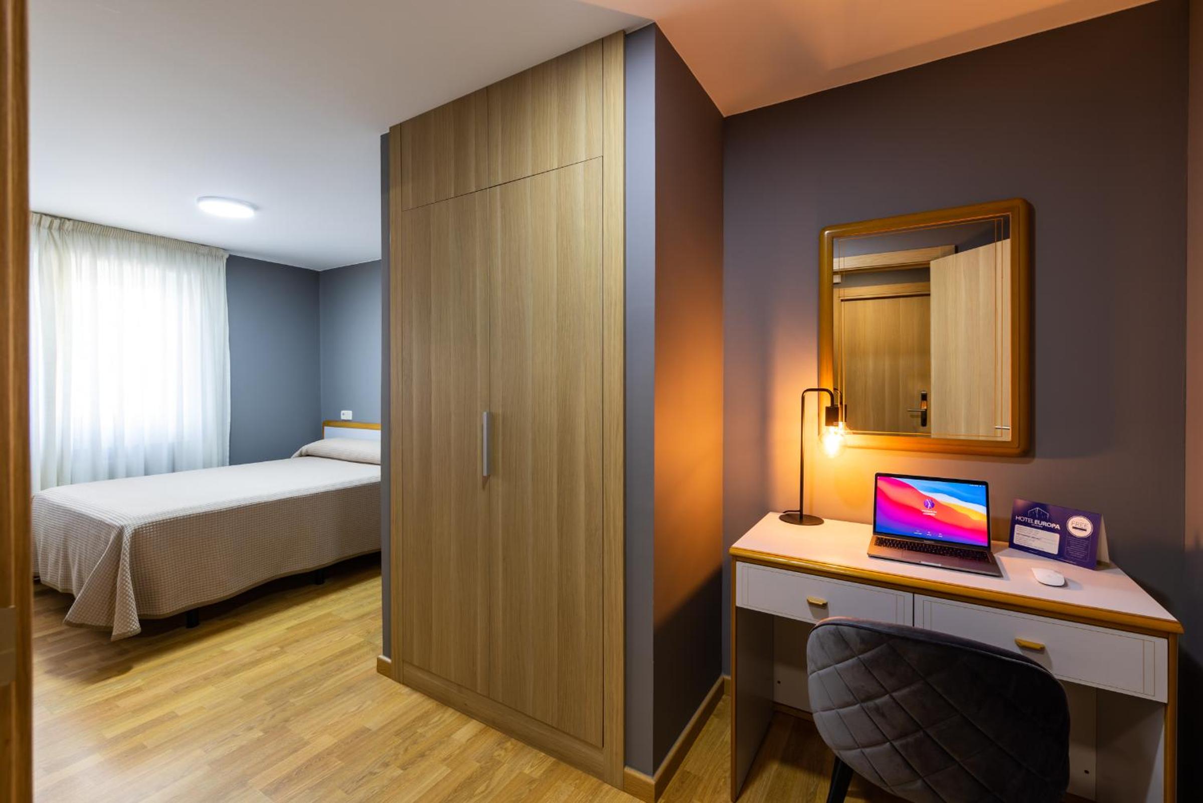 Habitación Doble Básica con Cama Doble