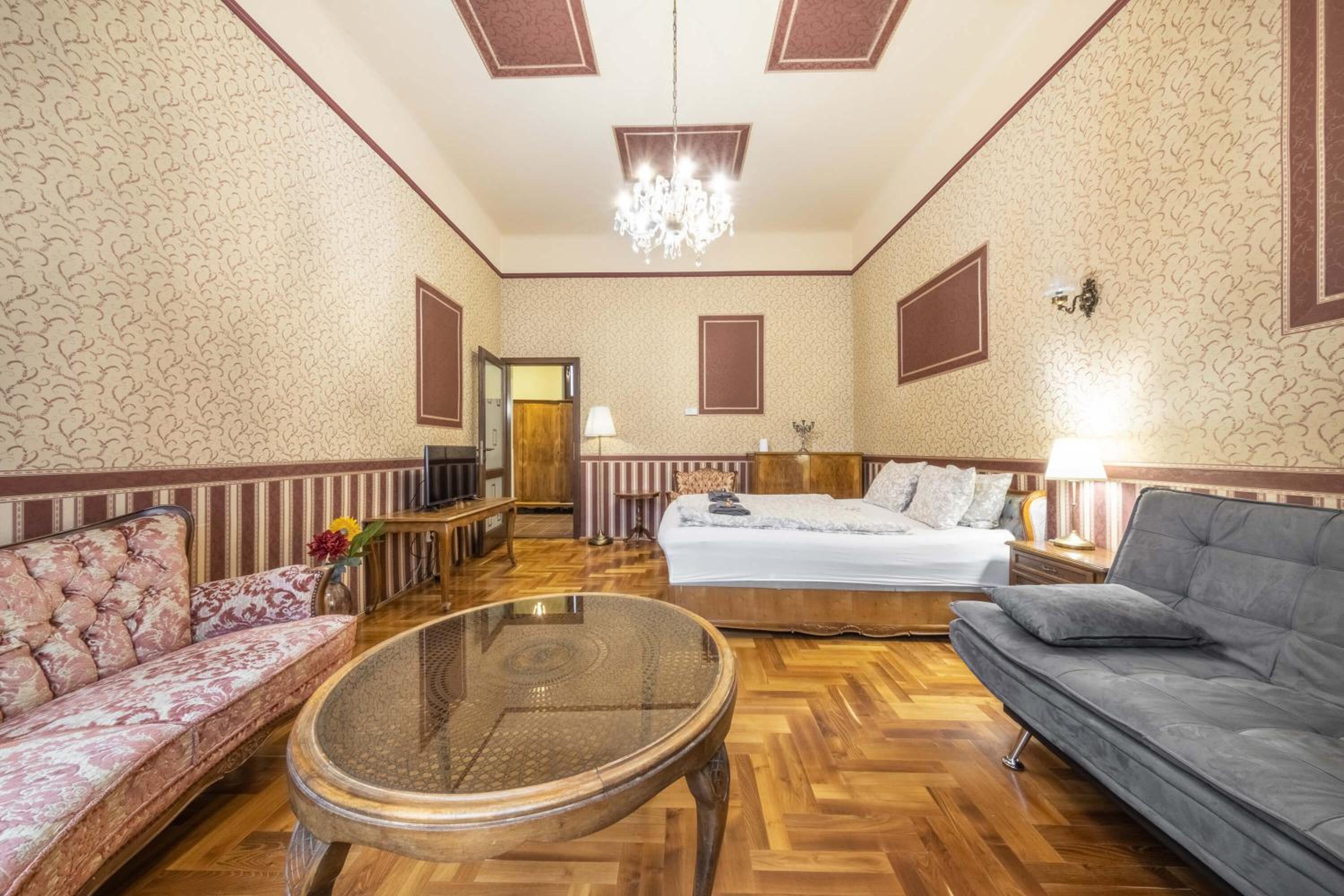 Studio Apartment - Photo 9