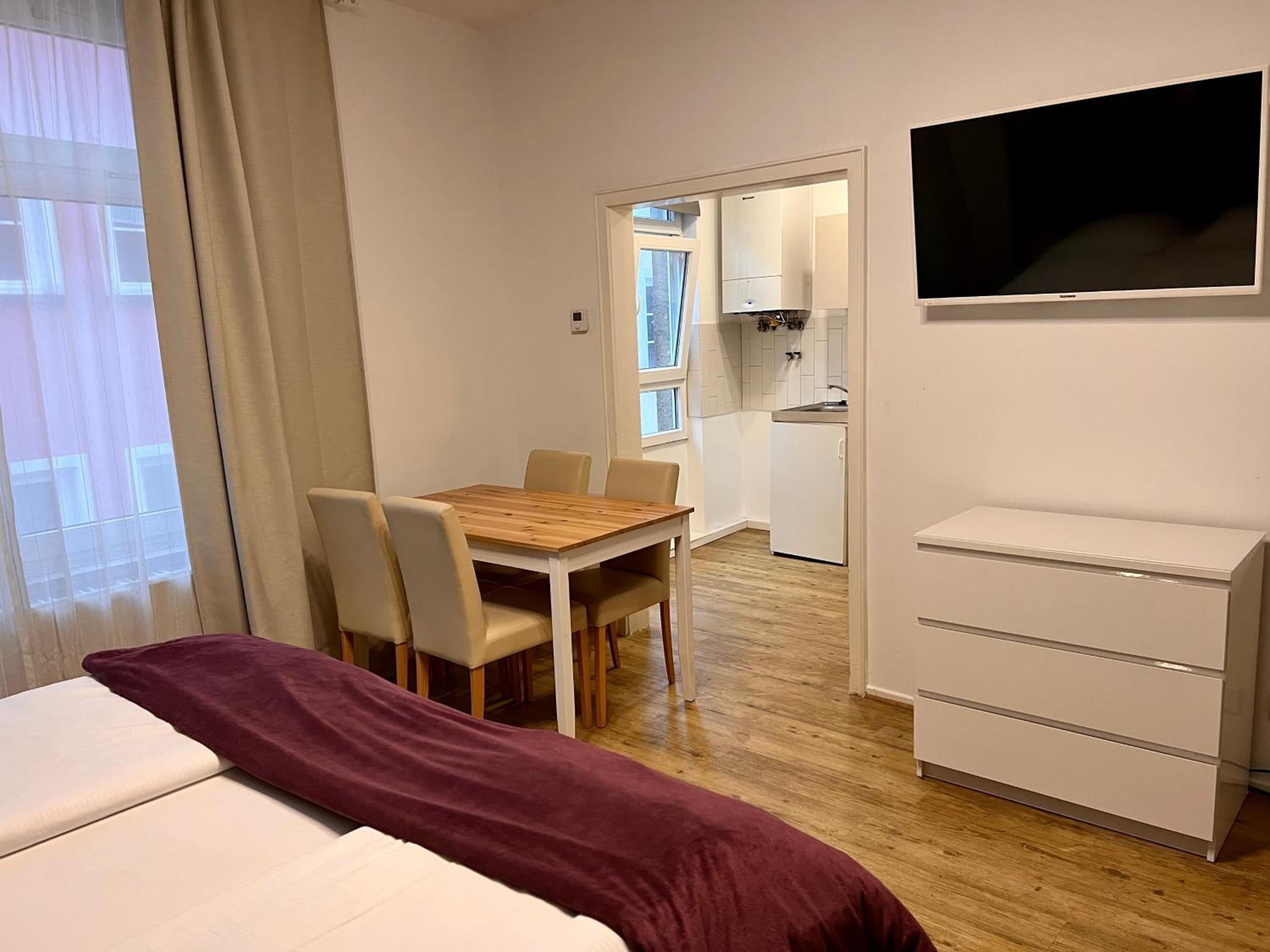Three-Bedroom Apartment No Rhine River View  - Photo 7