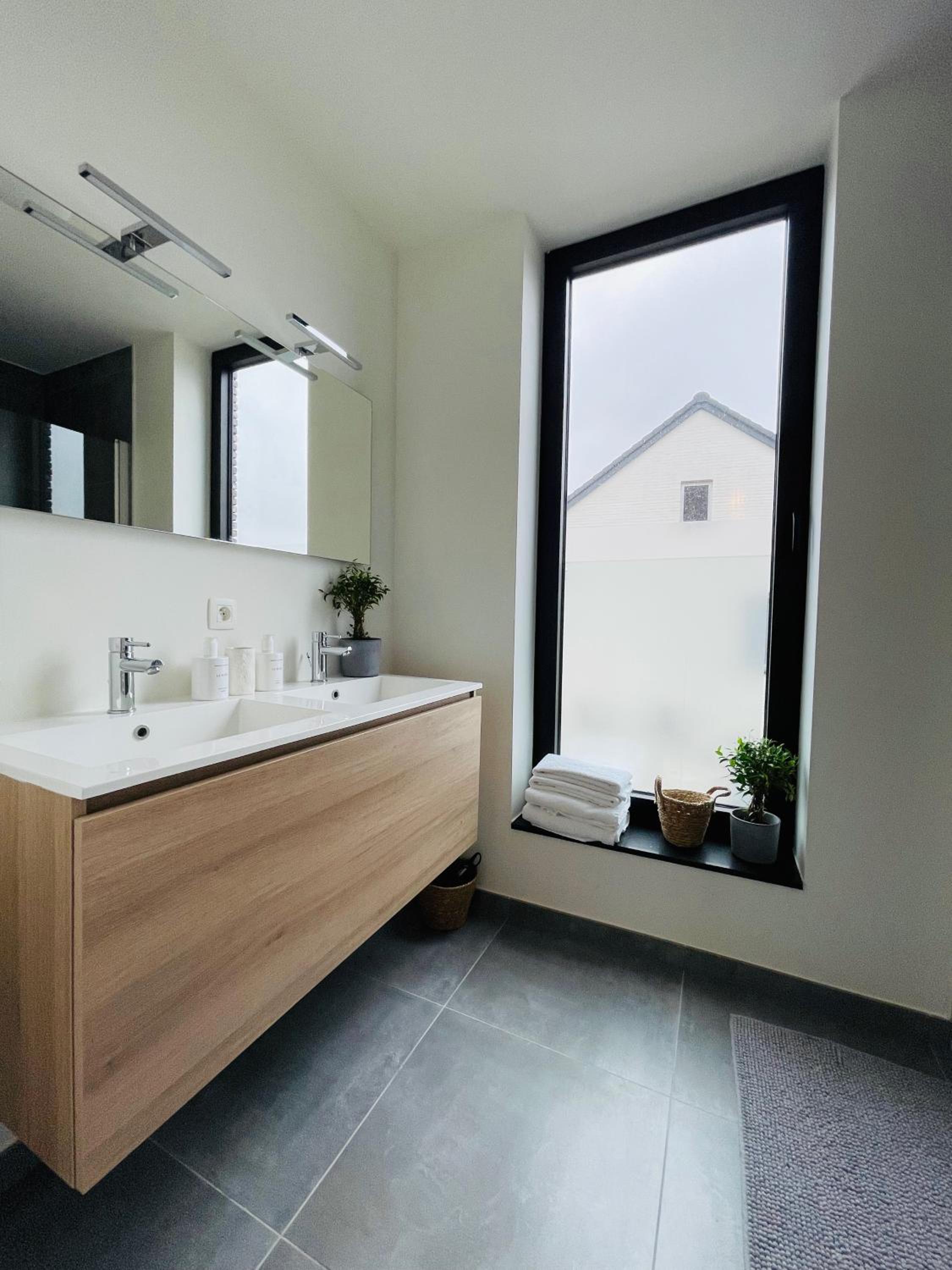 Two-Bedroom Apartment - Photo 4