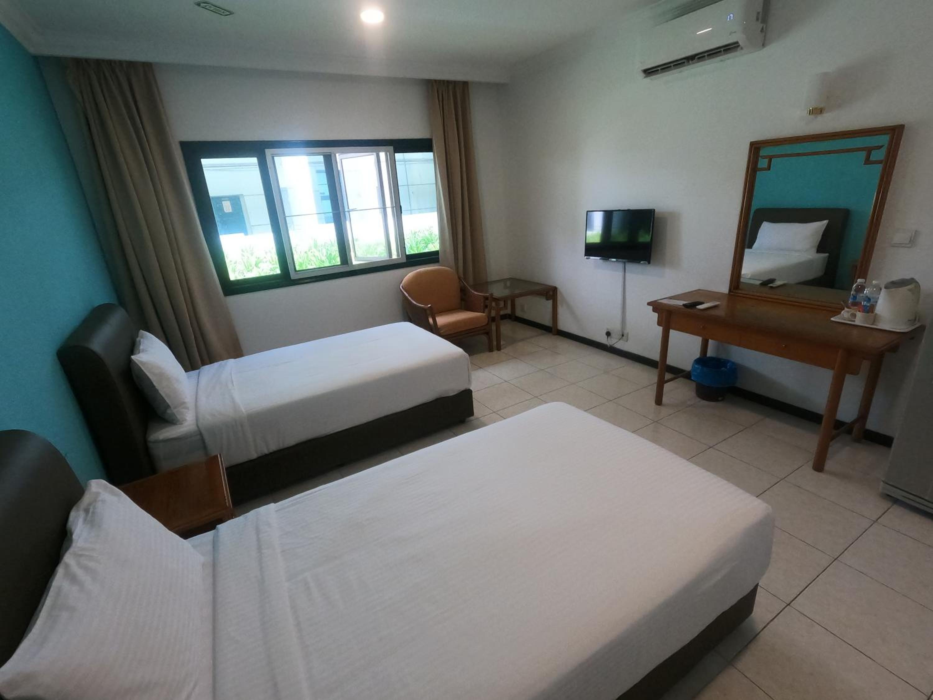 Superior Twin Room - Photo 6