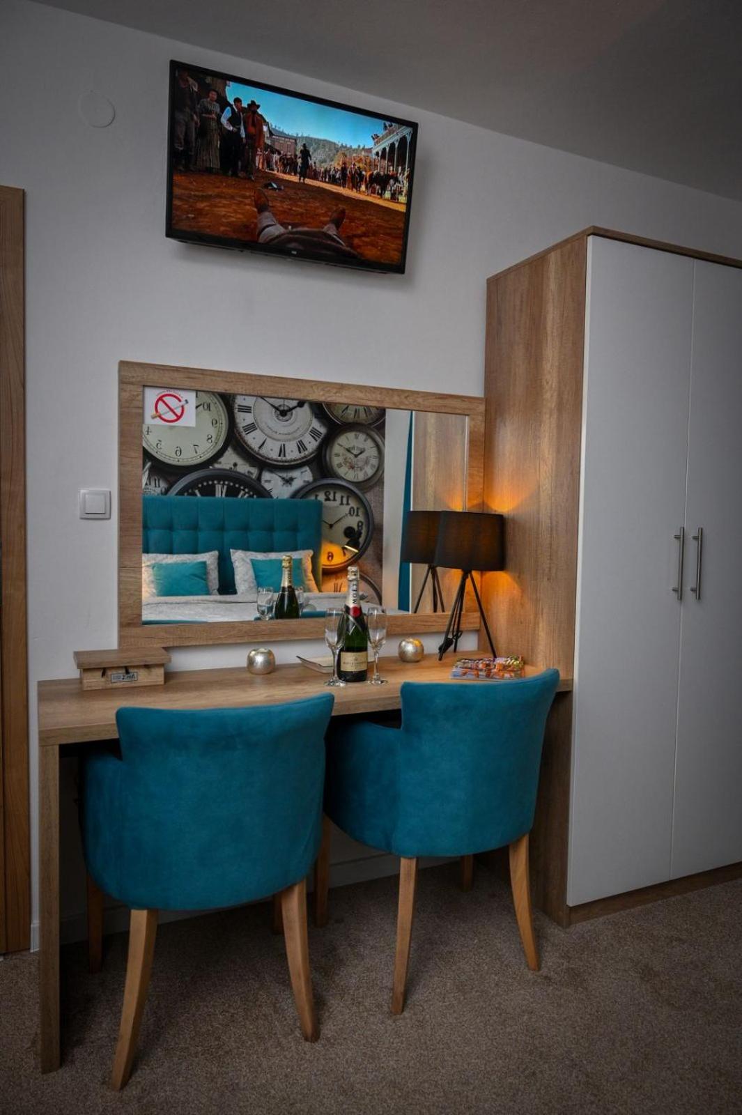 One-Bedroom Apartment photo 2