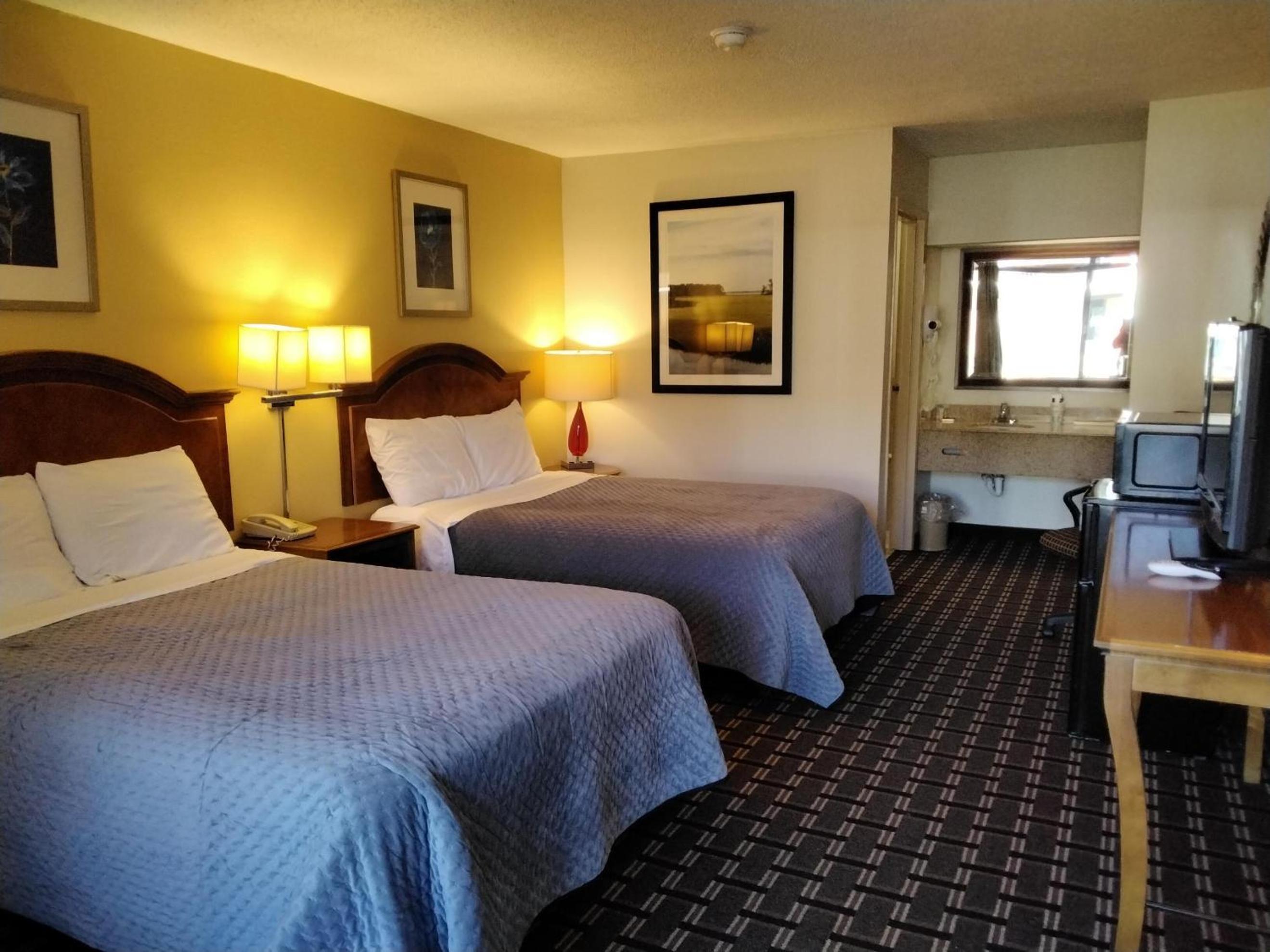 Double Room with Two Double Beds - Non-Smoking photo 1