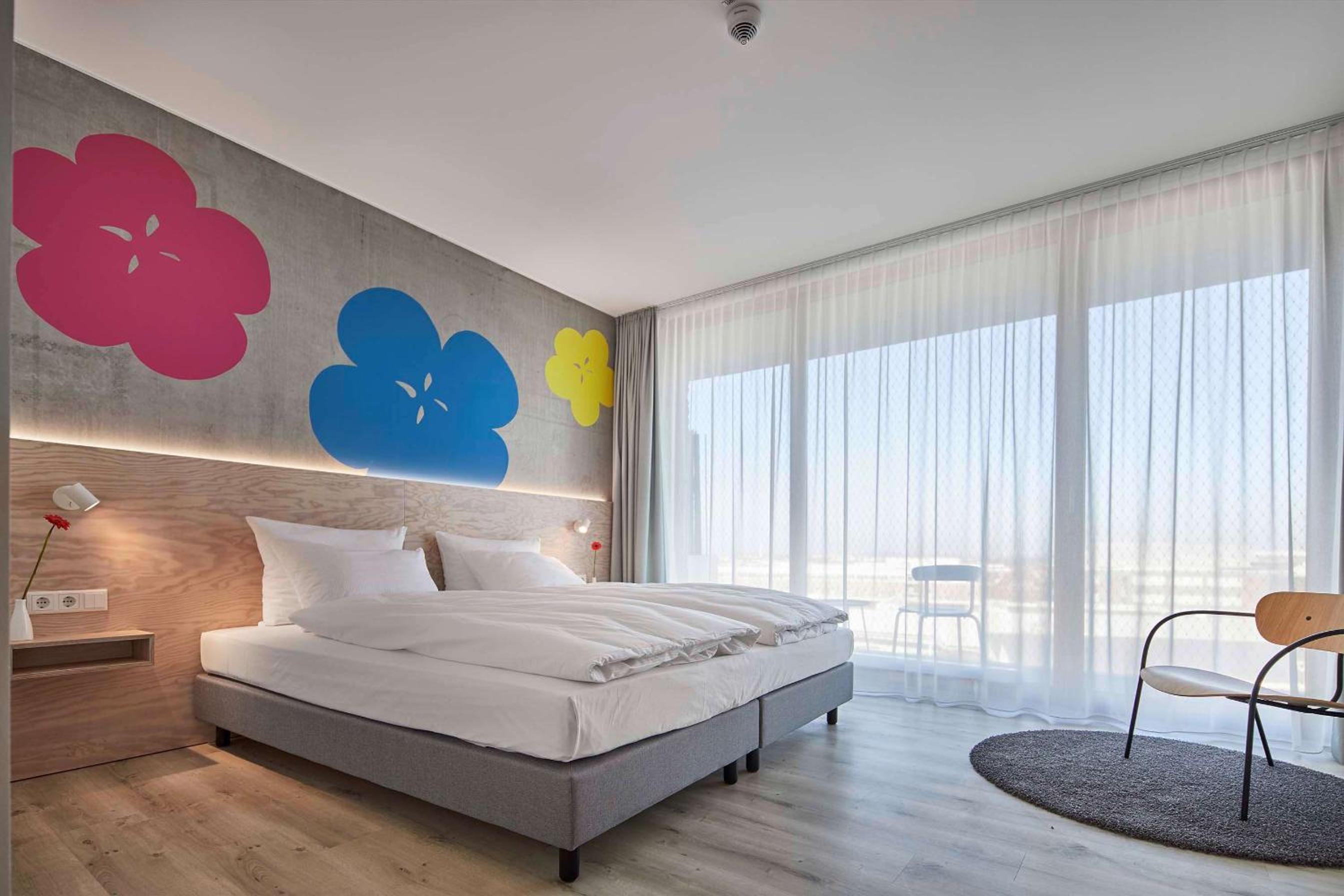 Comfort King Room - Photo 8