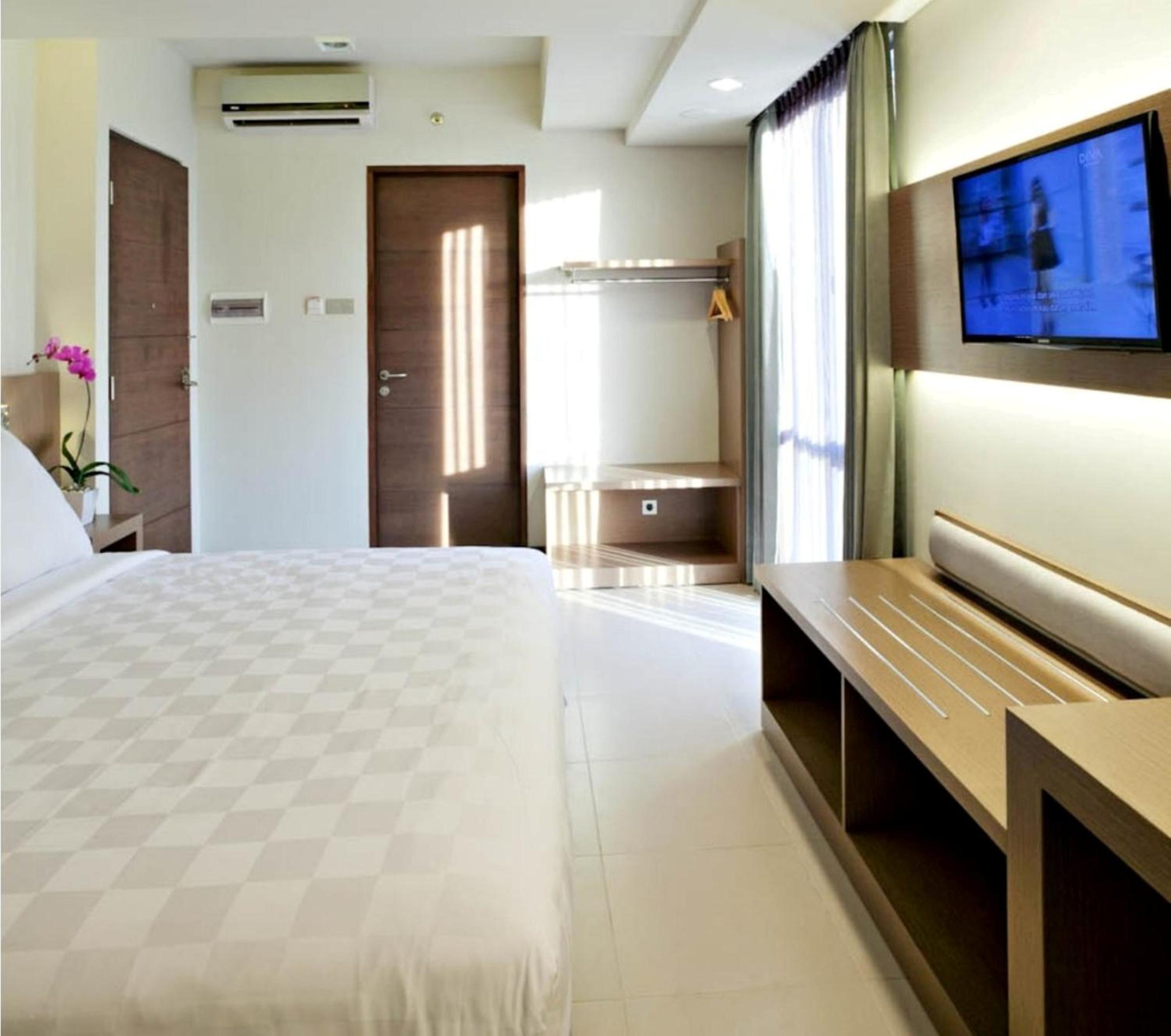 Deluxe King Room photo 3