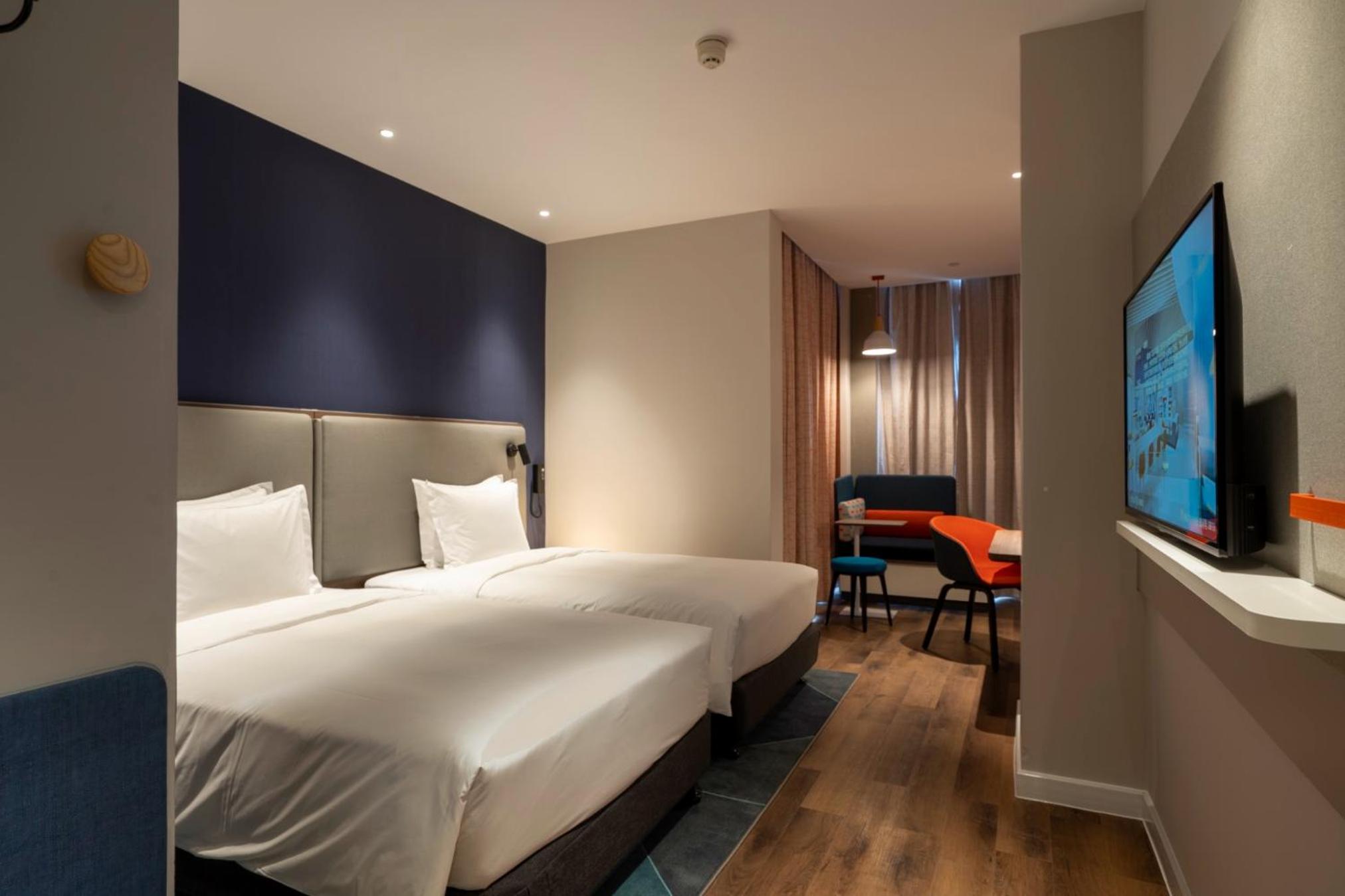 Standard Twin Room - Photo 4