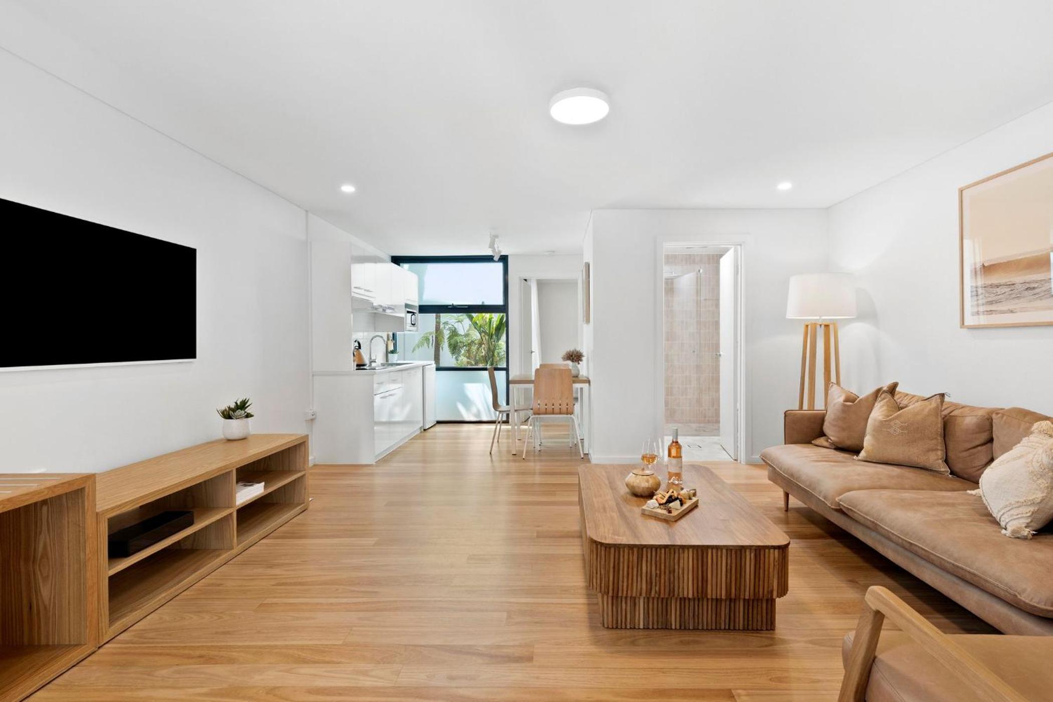 Family Room photo 3
