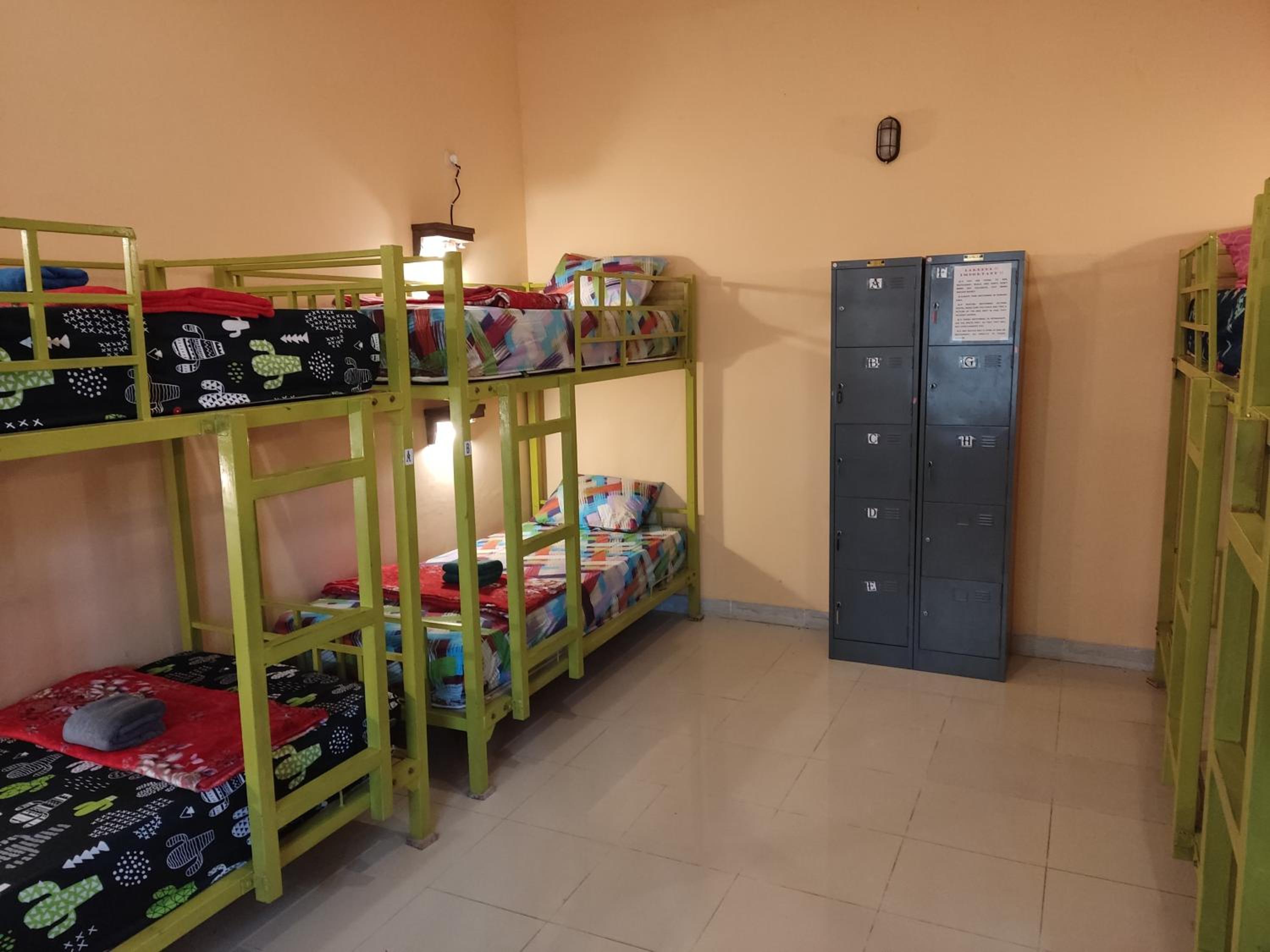Bed in 8-Bed Mixed Dormitory Room photo 2