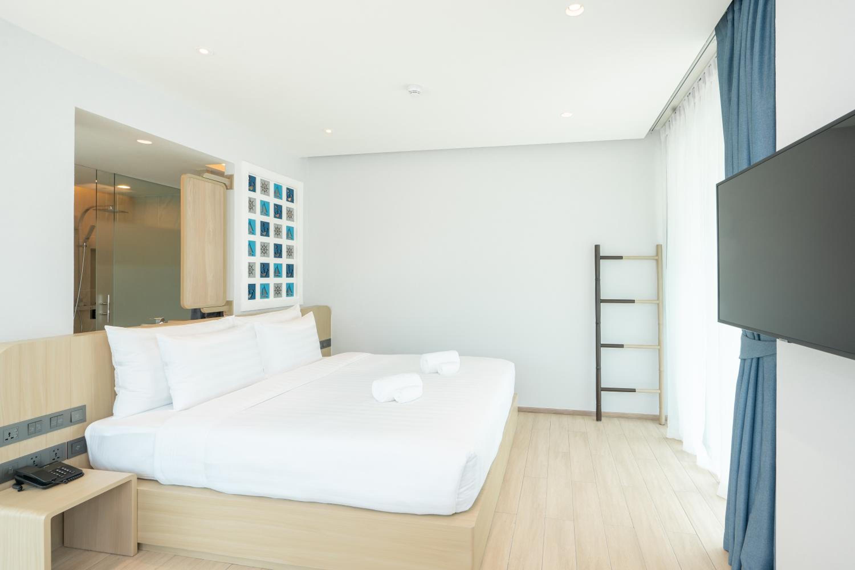 Suite with private jacuzzi pool - Photo 11