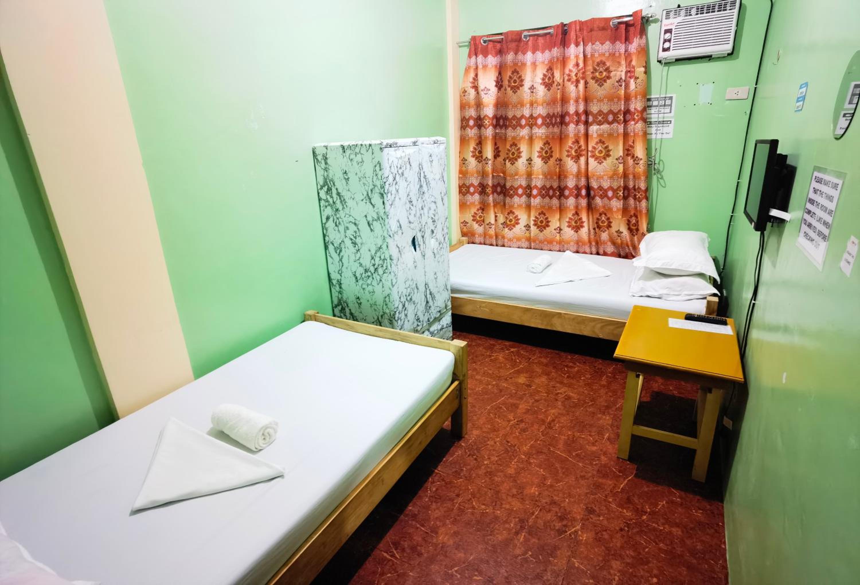 Standard Twin Room - Photo 5