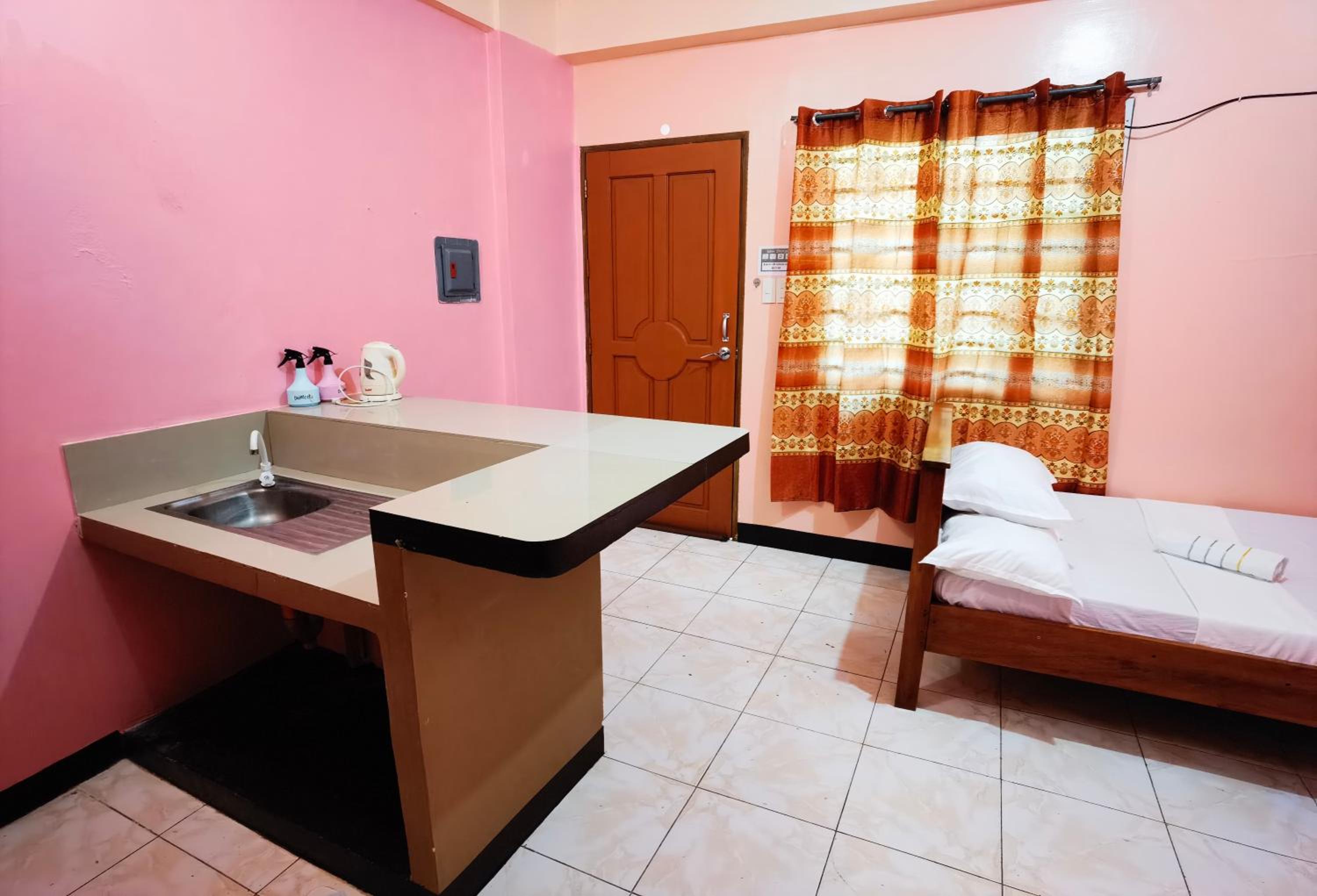 Deluxe Room - Photo 4