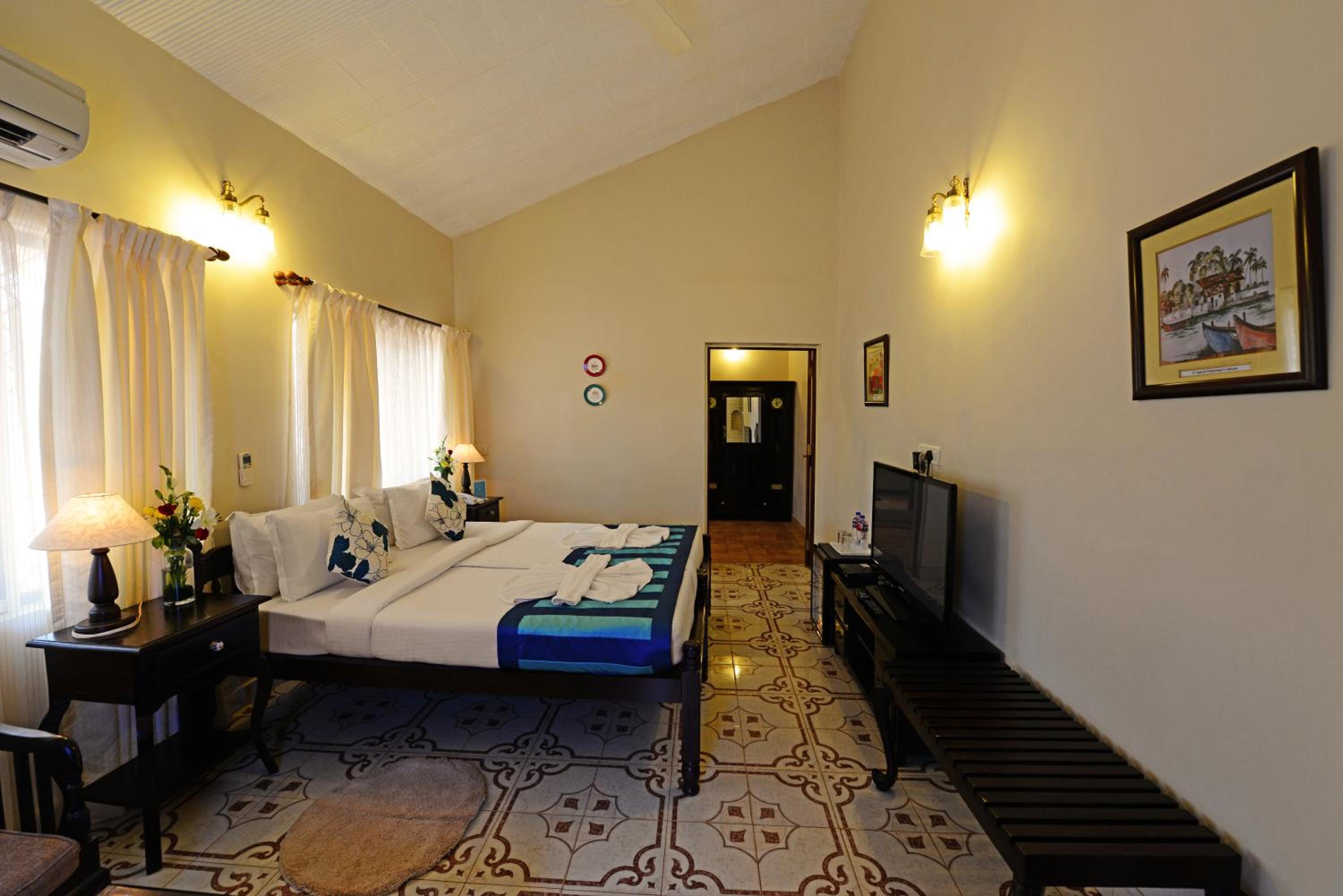 Luxury Suite - Photo 7