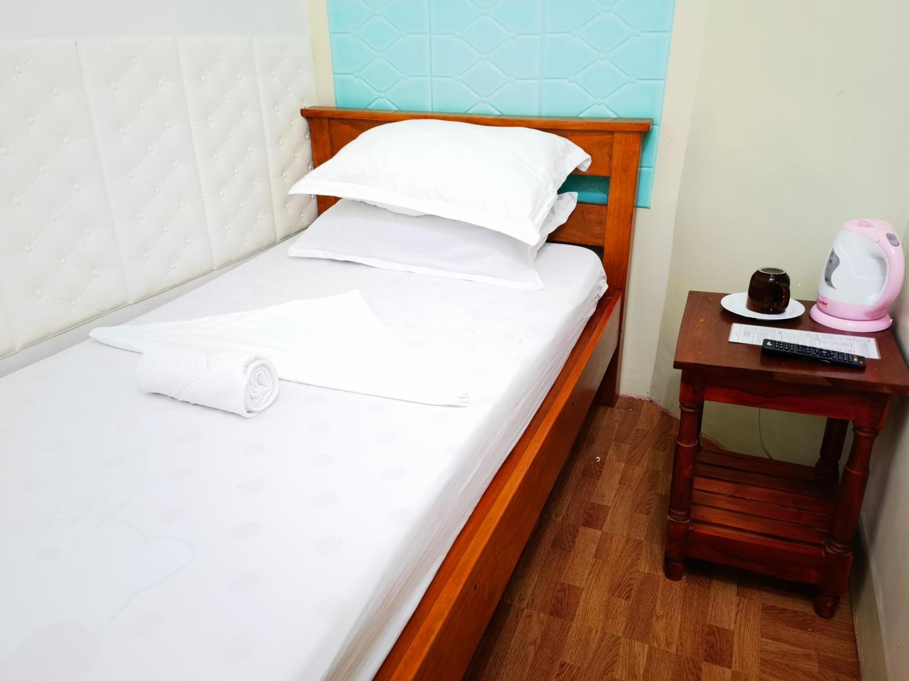 Single Room - Photo 3
