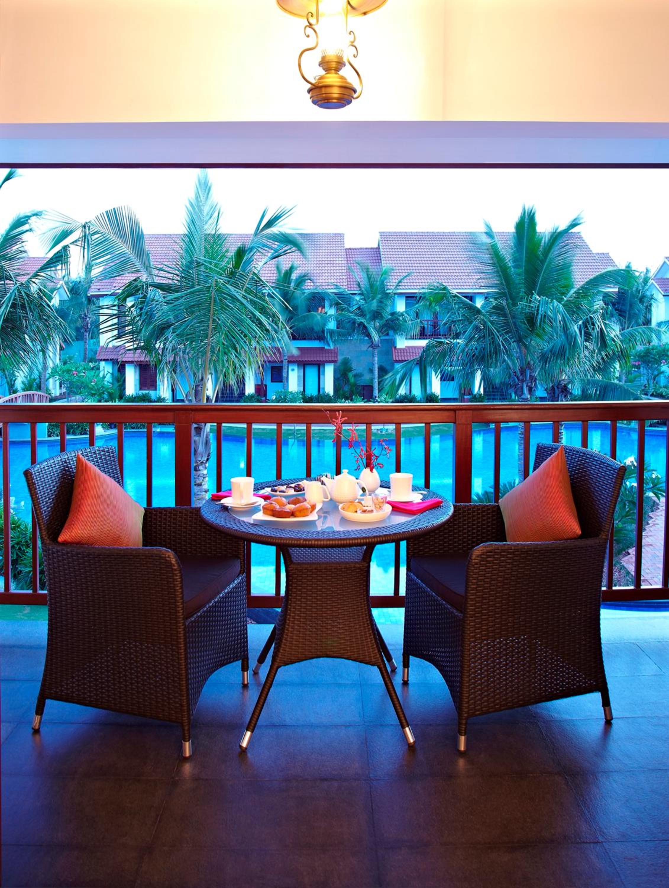 Poolside Chalet with Complimentary Hi Tea - Photo 4