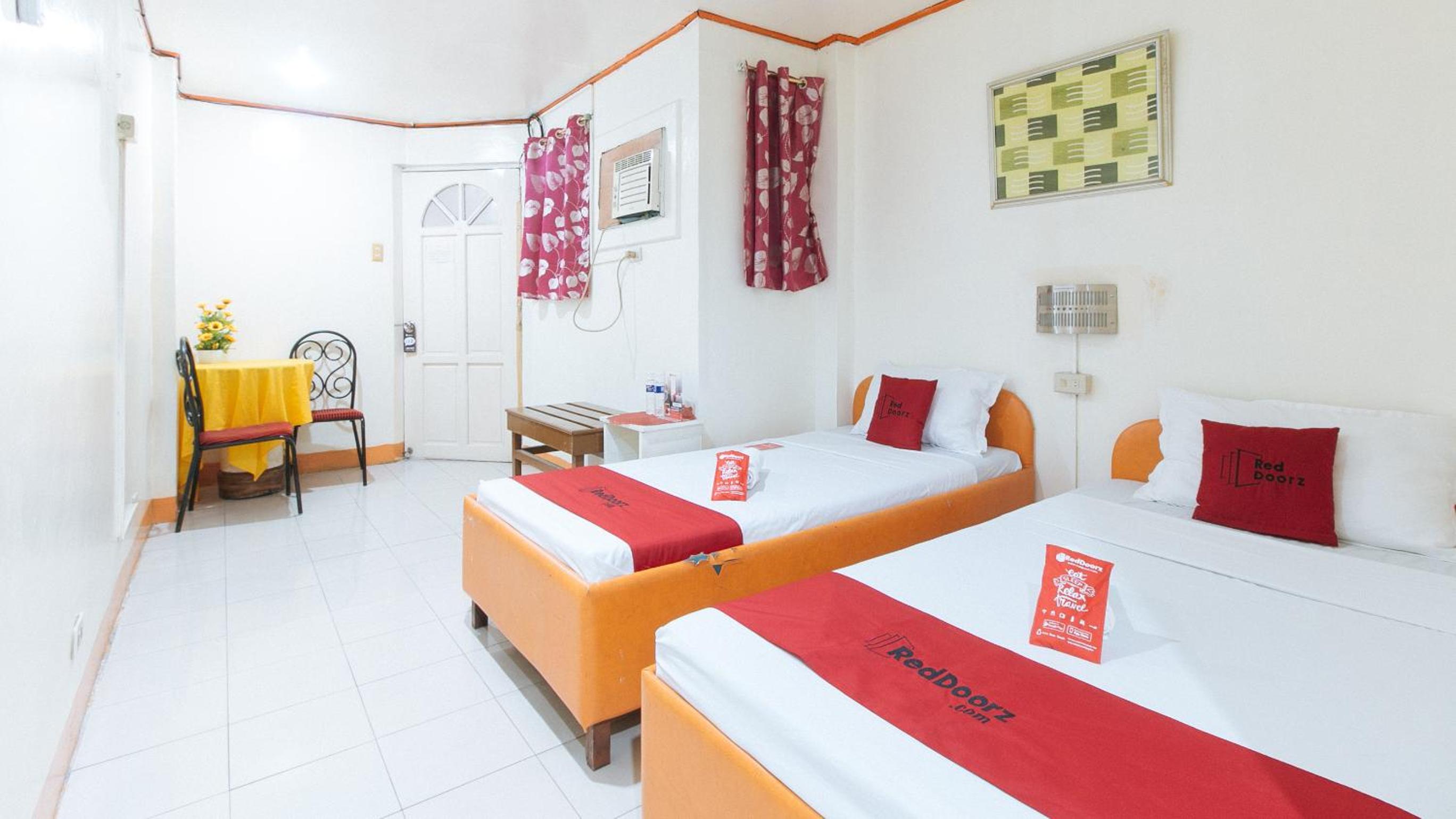 Twin Room - Photo 1